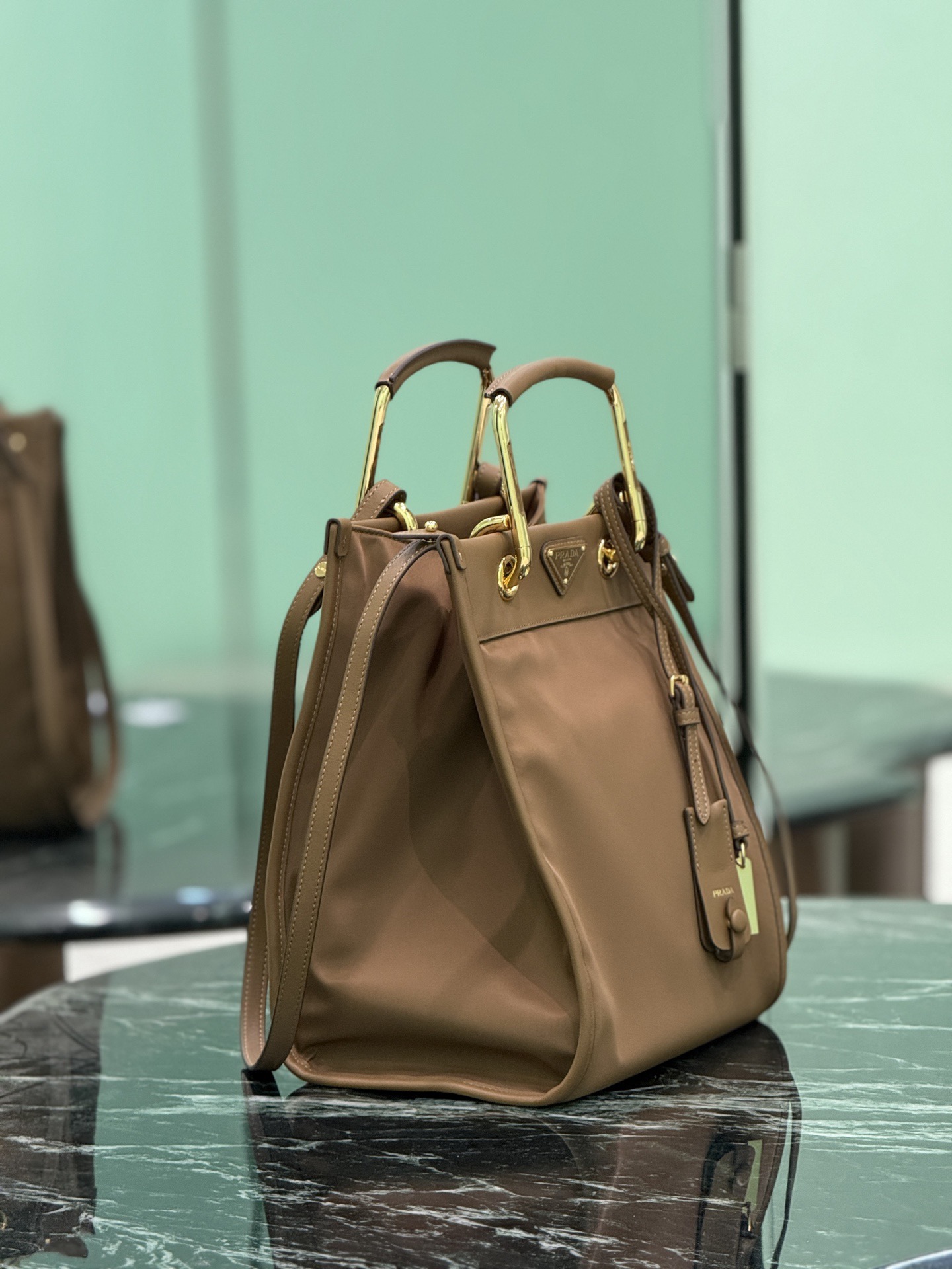 Prada 프라다 Re-Nylon 토트백 브라운 3