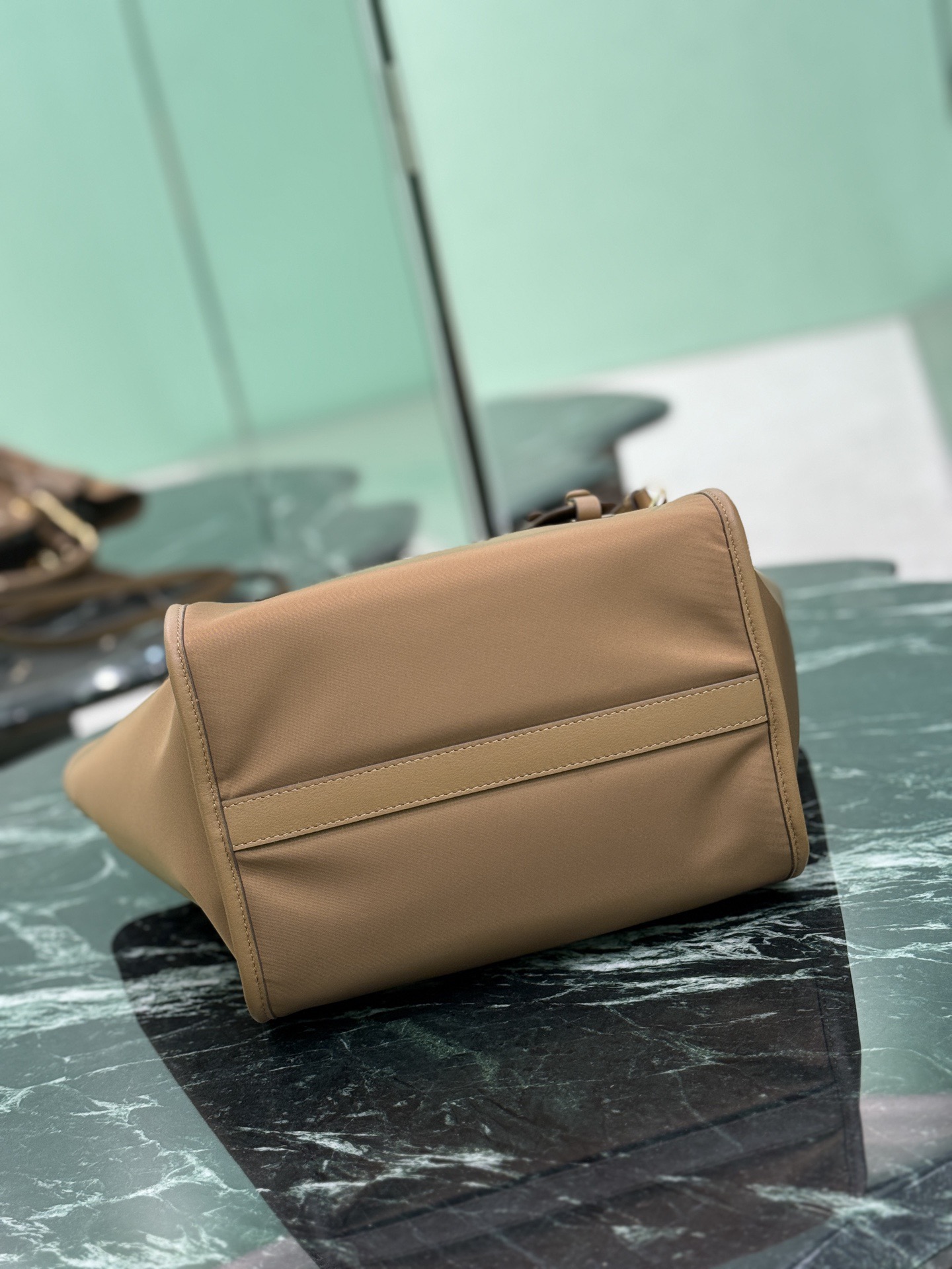 Prada 프라다 Re-Nylon 토트백 브라운 7