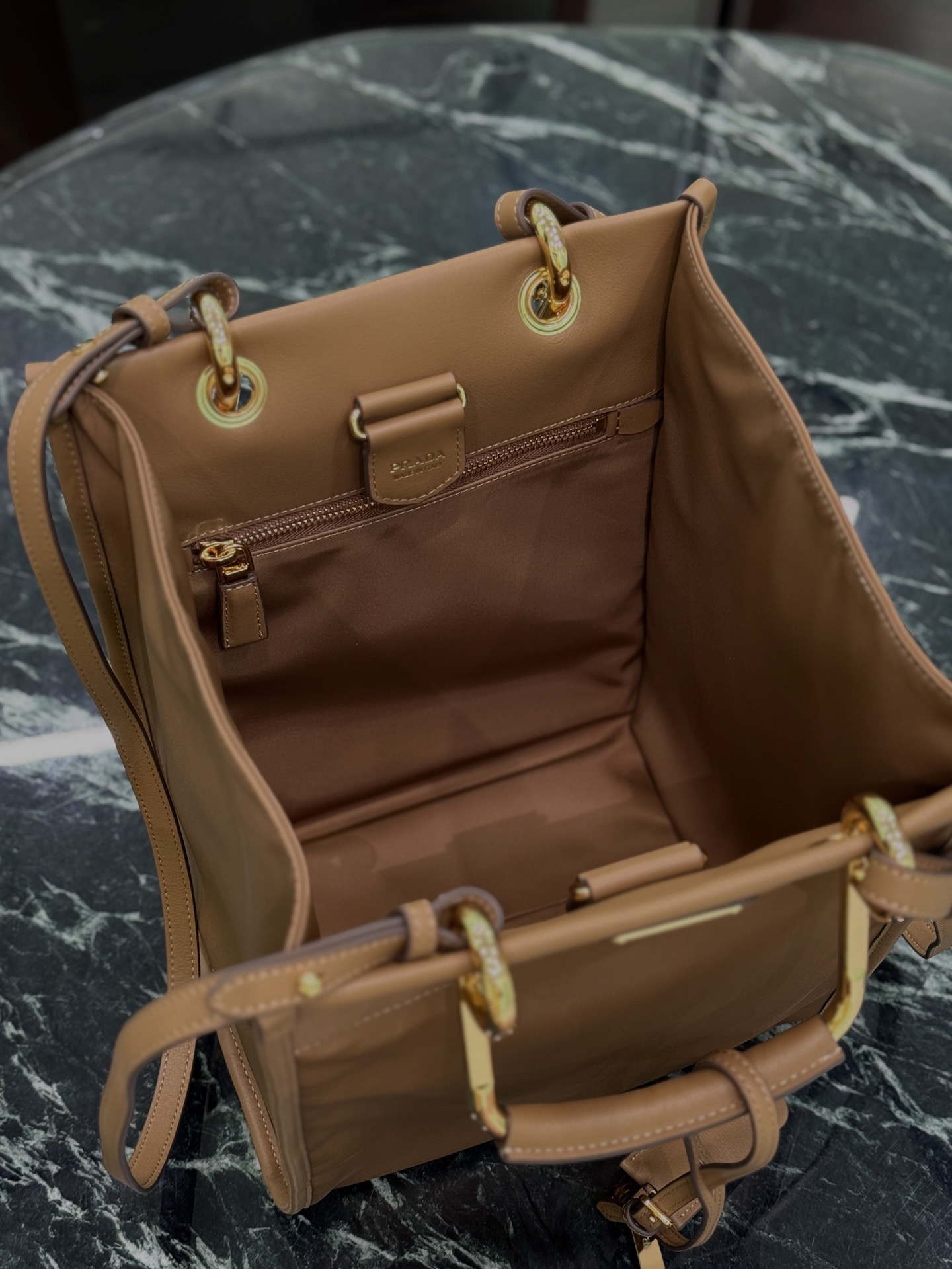 Prada 프라다 Re-Nylon 토트백 브라운 8