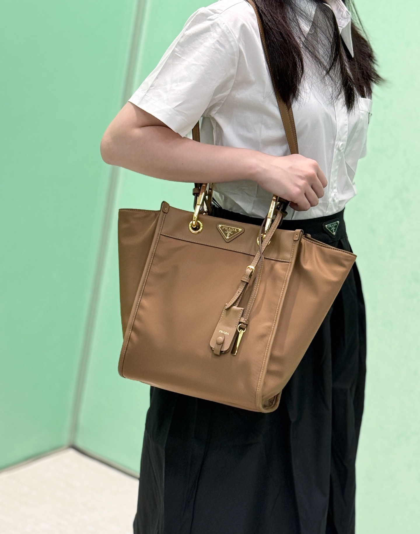 Prada 프라다 Re-Nylon 토트백 브라운 10