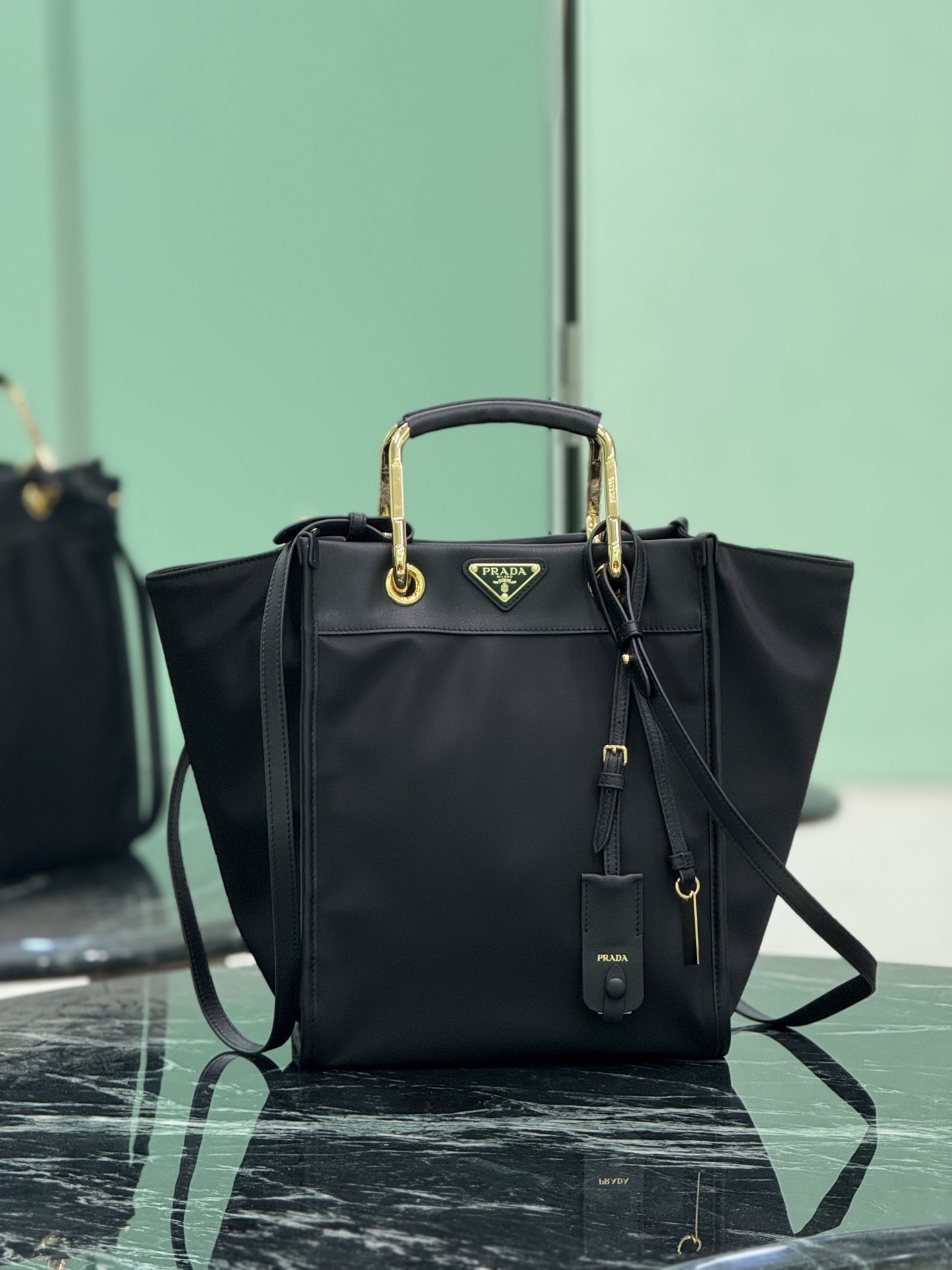 Prada 프라다 Re-Nylon 토트백 블랙 1