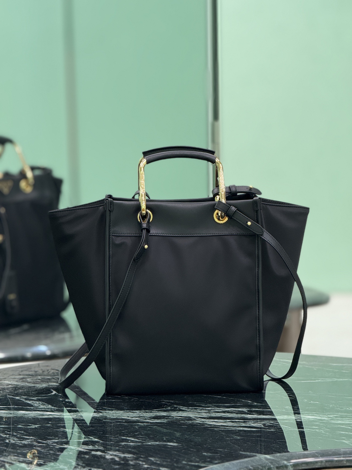 Prada 프라다 Re-Nylon 토트백 블랙 4