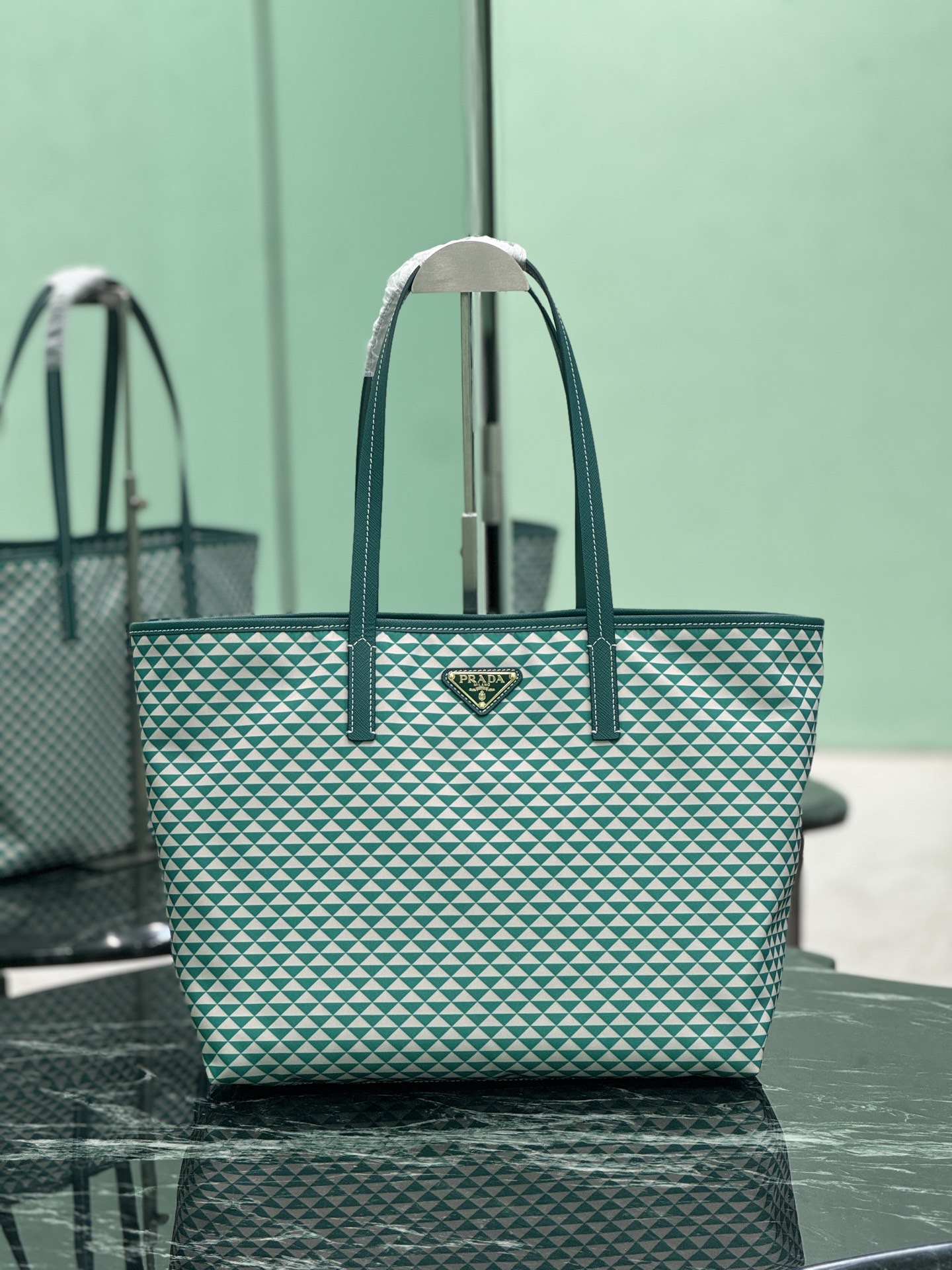 Prada 프라다 Tessuto Triangulum 토트백 민트 패턴 1