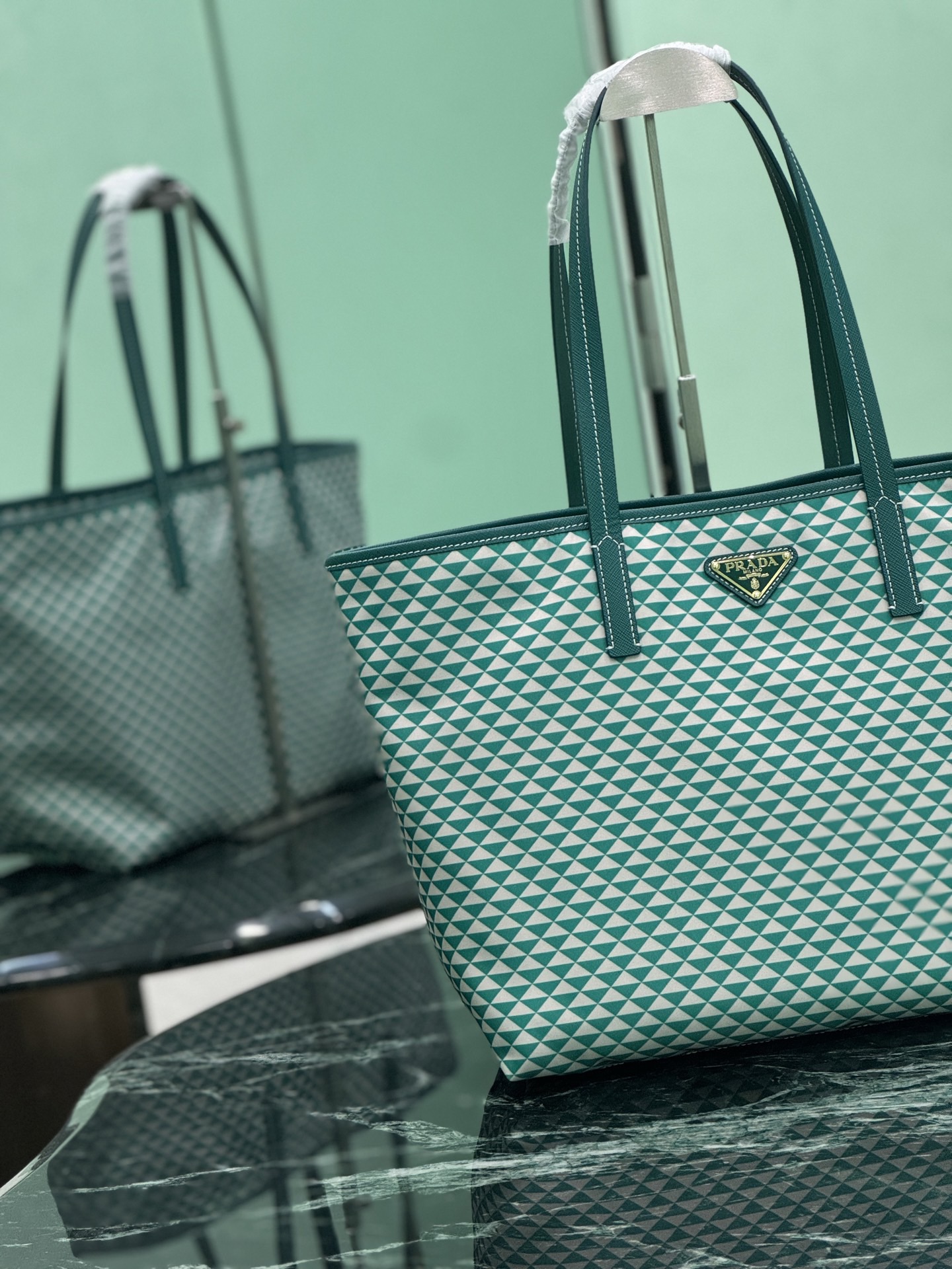 Prada 프라다 Tessuto Triangulum 토트백 민트 패턴 3