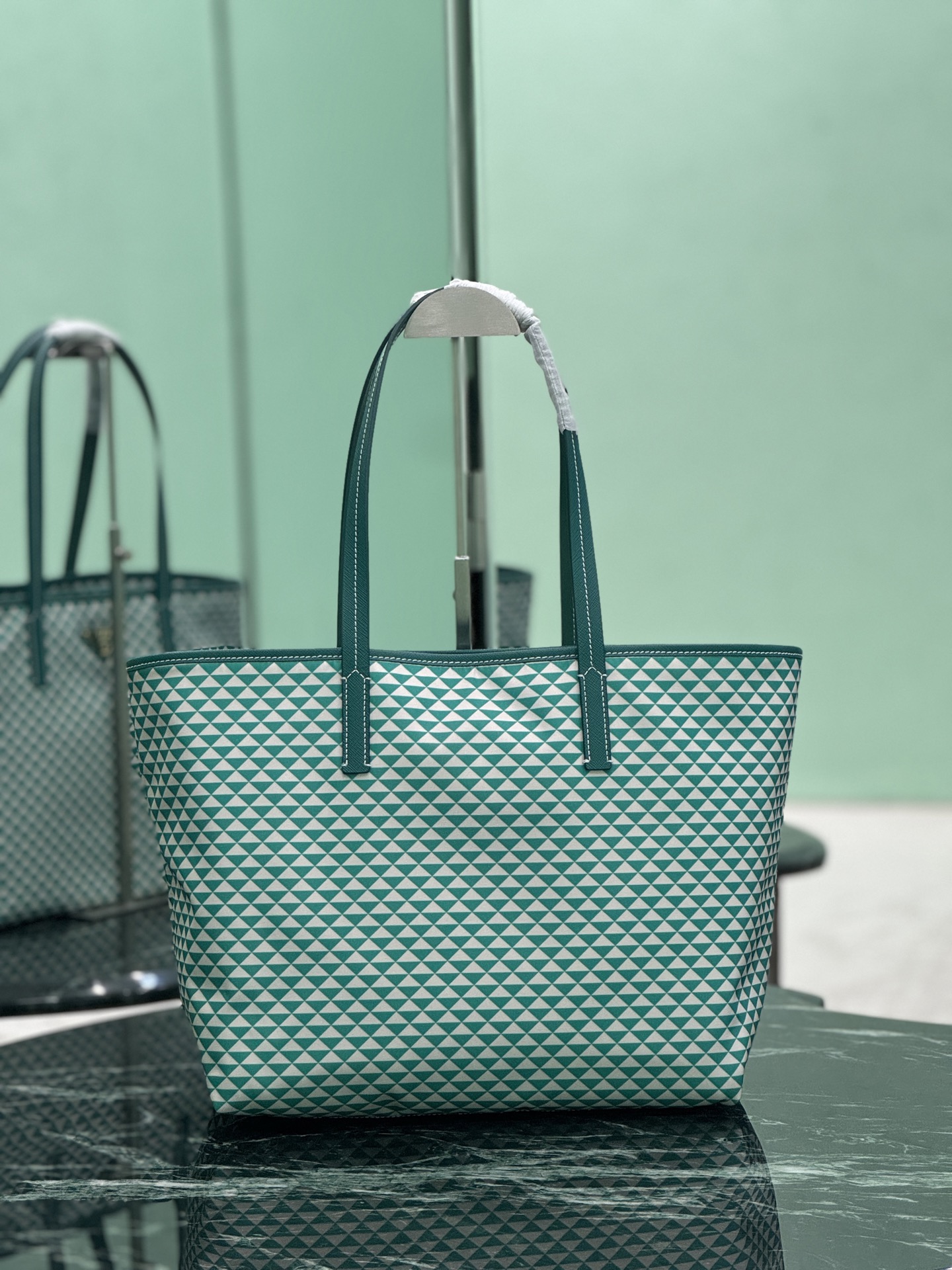 Prada 프라다 Tessuto Triangulum 토트백 민트 패턴 4