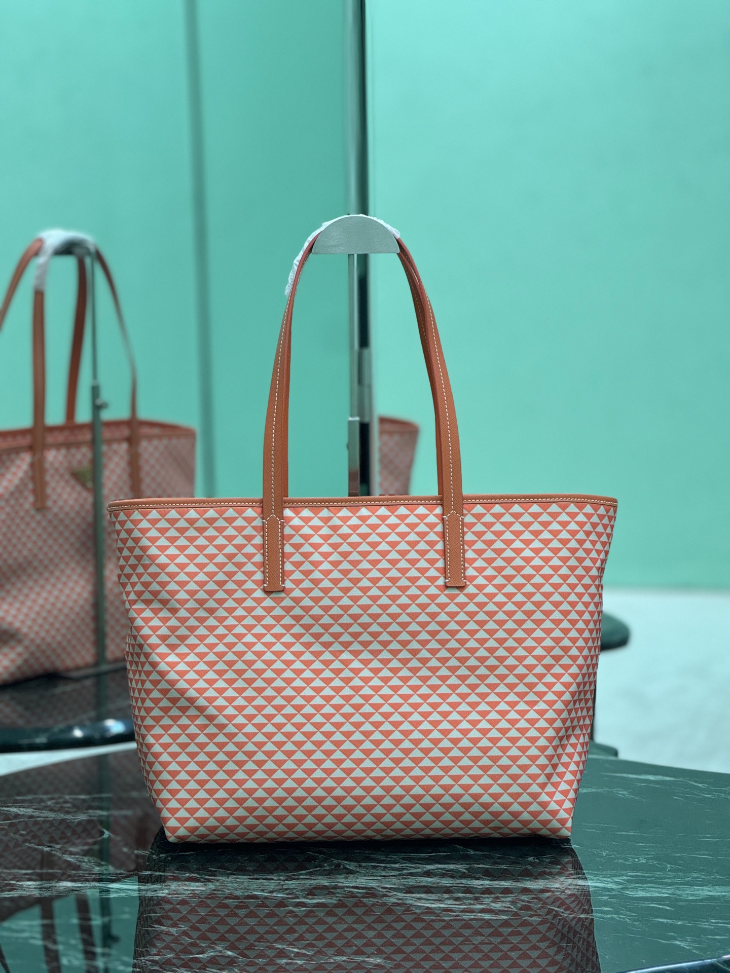 Prada 프라다 Re-Nylon 지오메트릭 패턴 토트백 4