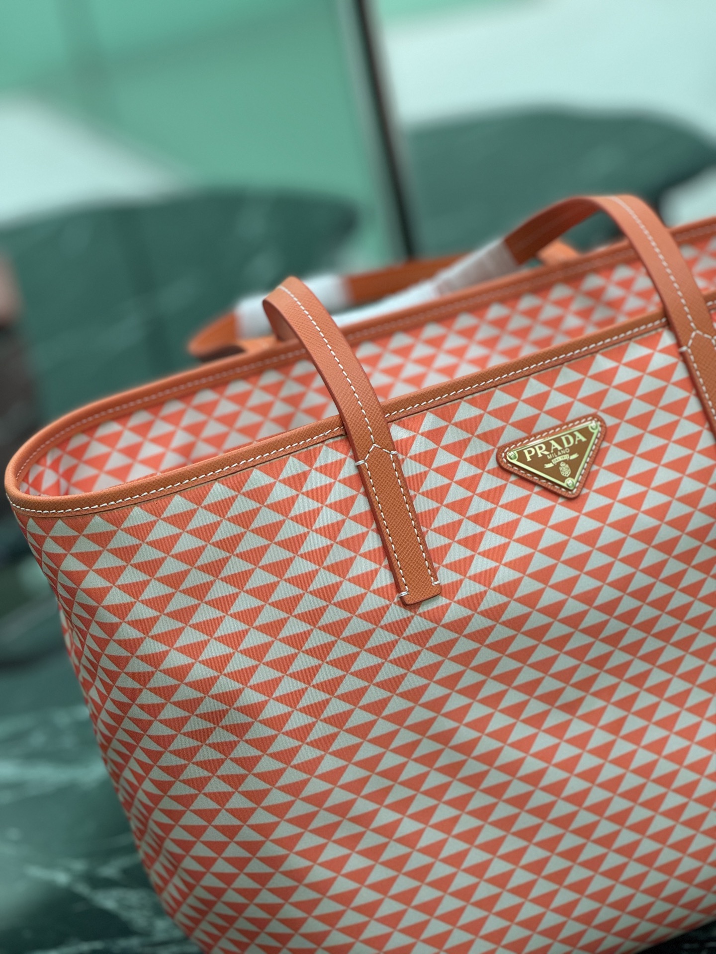 Prada 프라다 Re-Nylon 지오메트릭 패턴 토트백 6