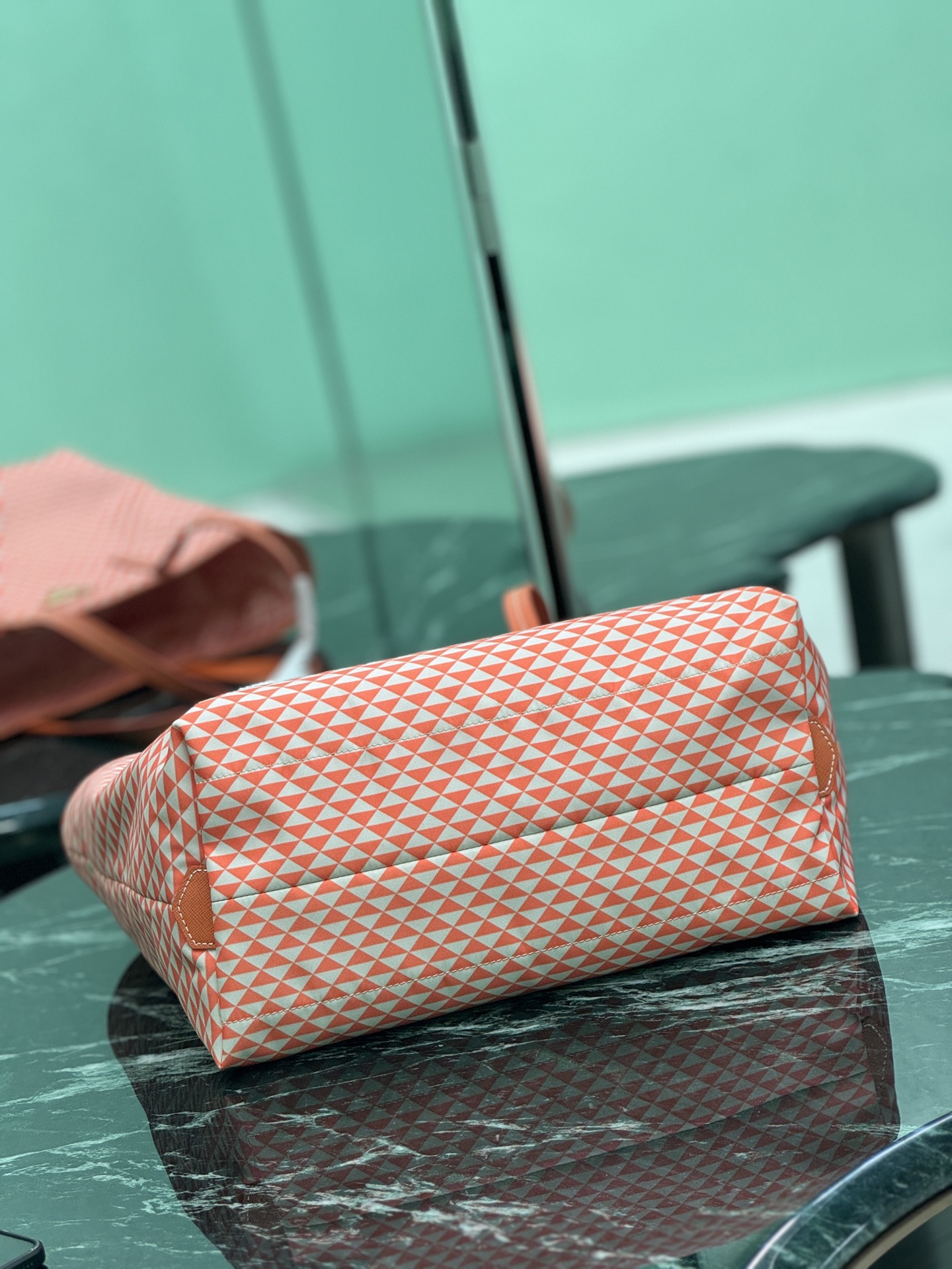 Prada 프라다 Re-Nylon 지오메트릭 패턴 토트백 7