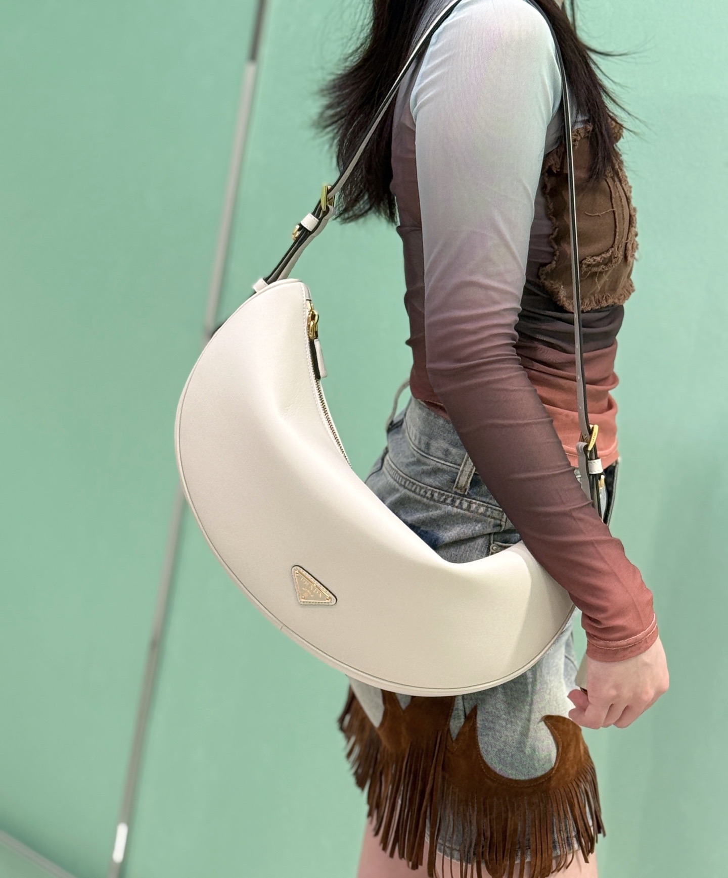 Prada 프라다 새들 레더 호보 숄더백 4