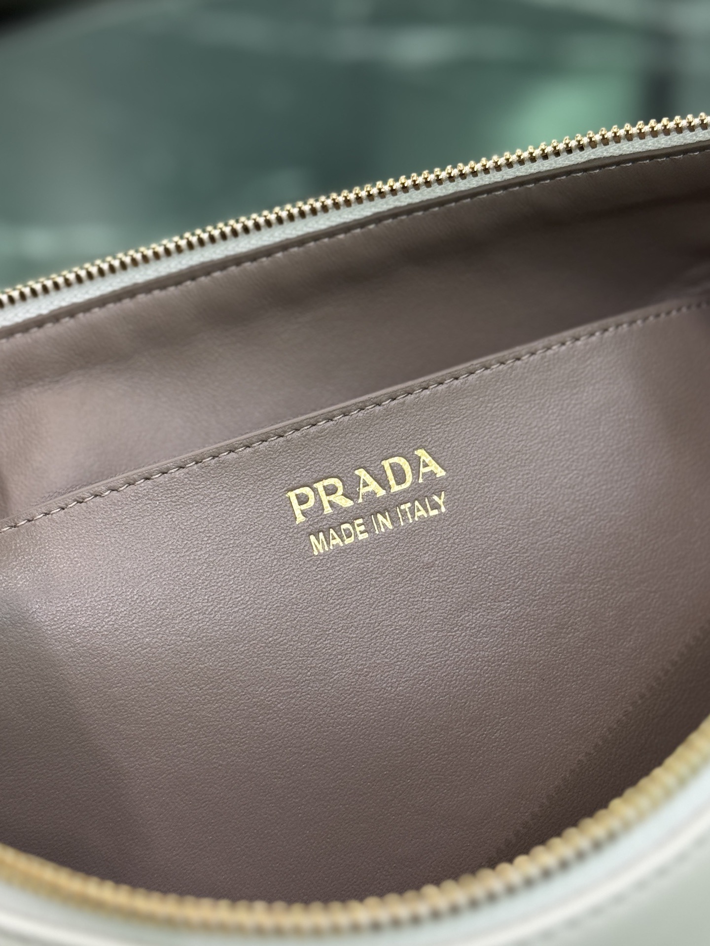 Prada 프라다 새들 레더 호보 숄더백 13