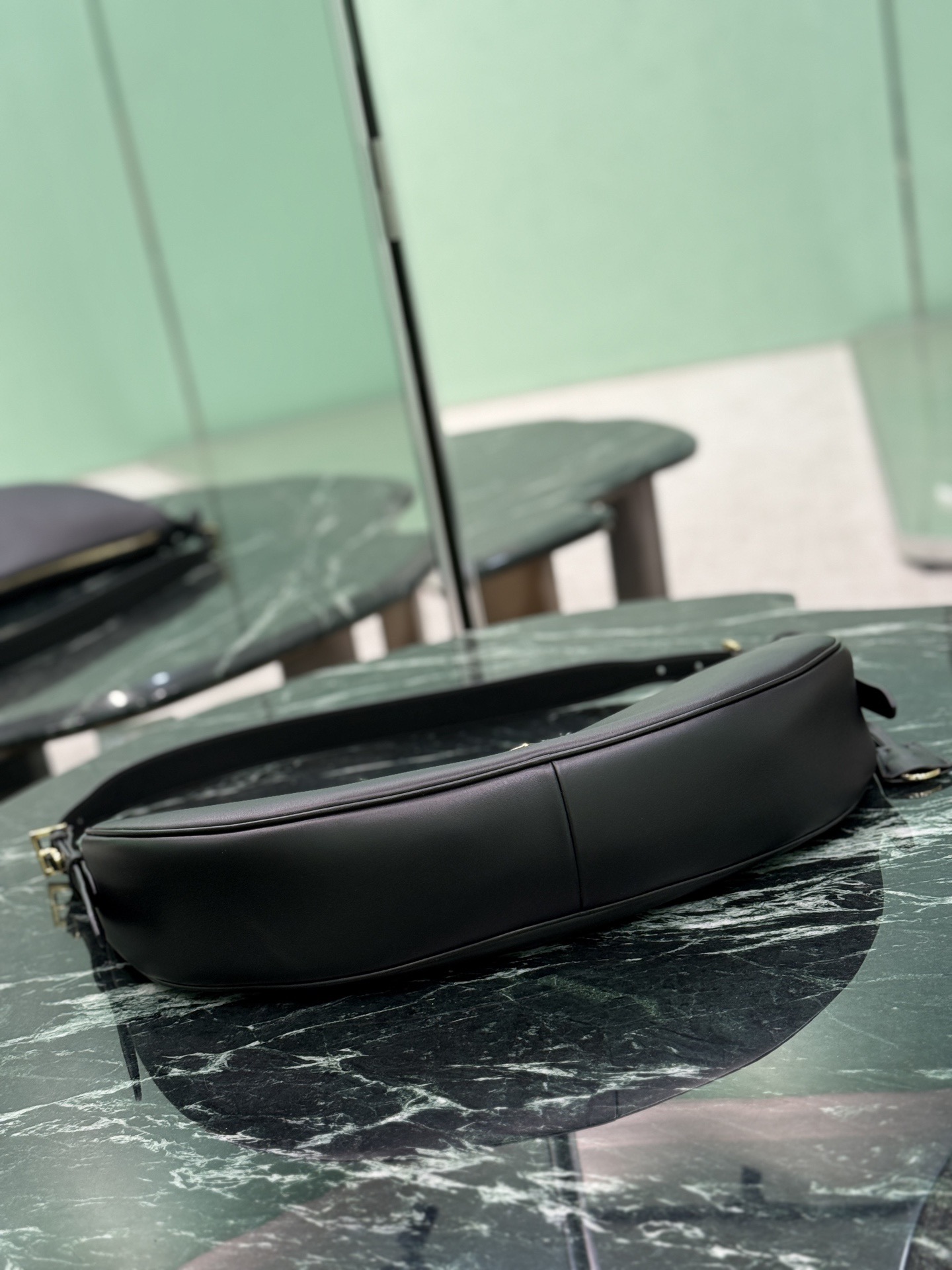 Prada 프라다 새들 레더 호보 숄더백 7