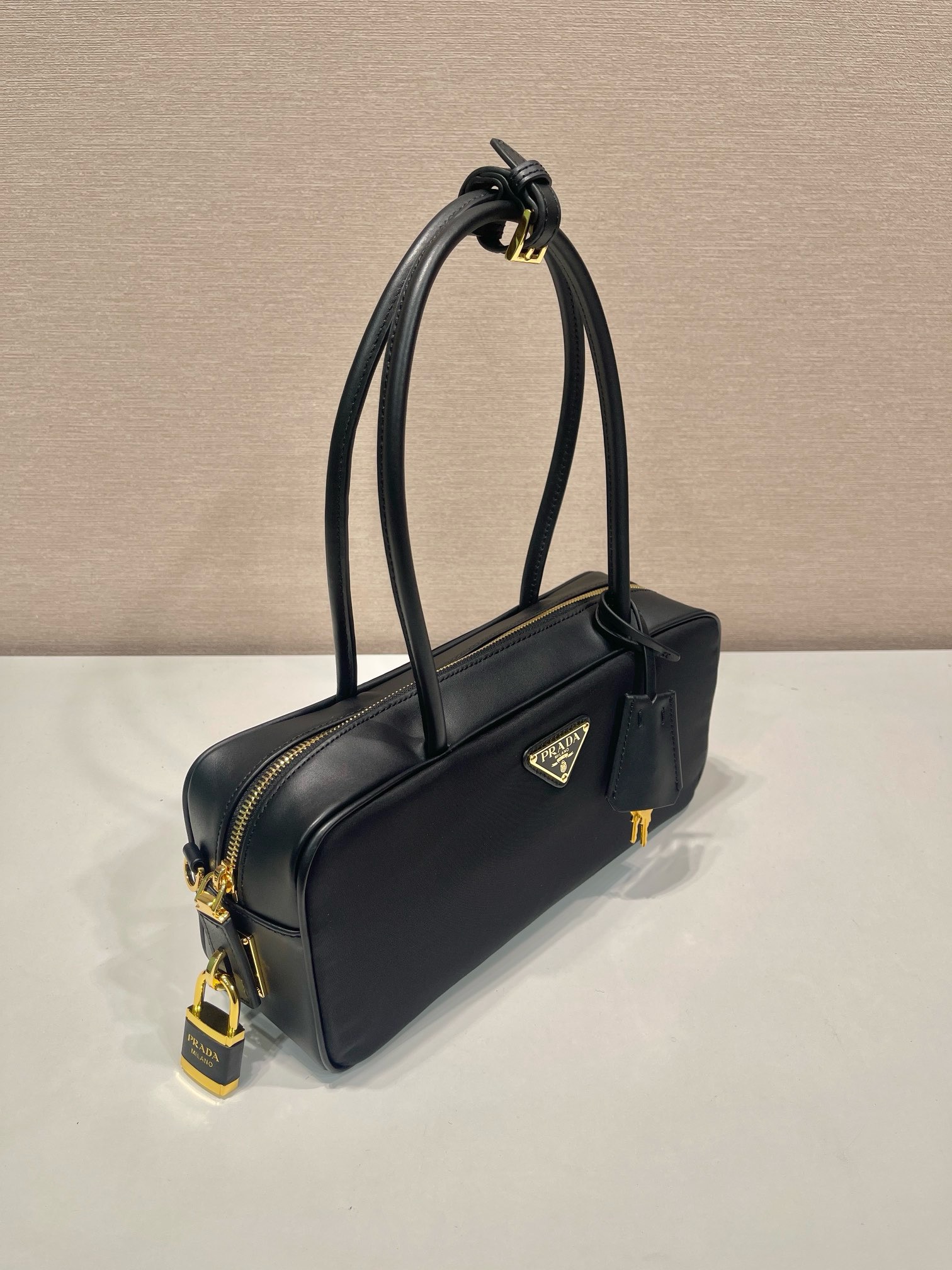 Prada 프라다 Tessuto Tocker Re-Nylon 토트백 2