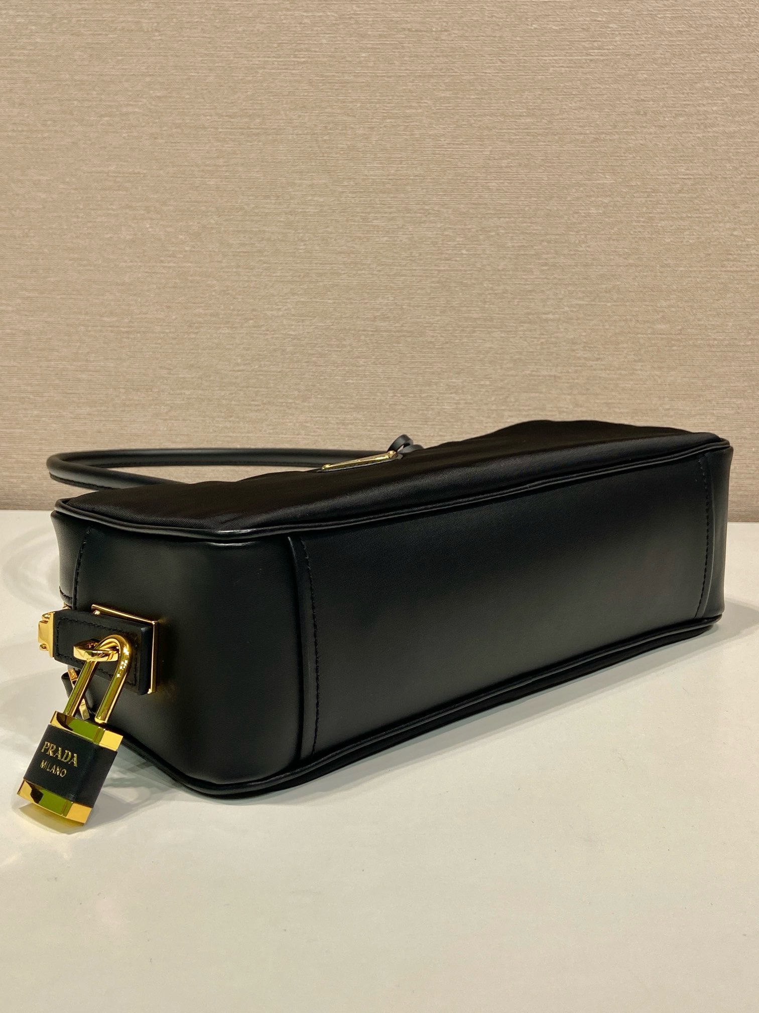 Prada 프라다 Tessuto Tocker Re-Nylon 토트백 5