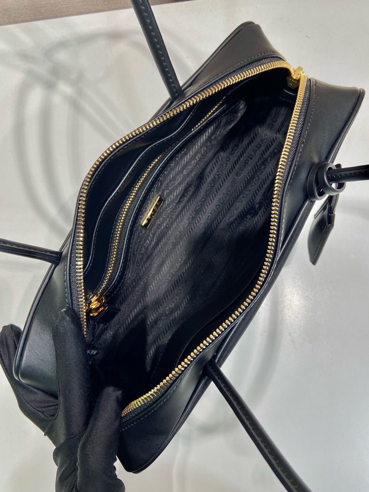 Prada 프라다 Tessuto Tocker Re-Nylon 토트백 7