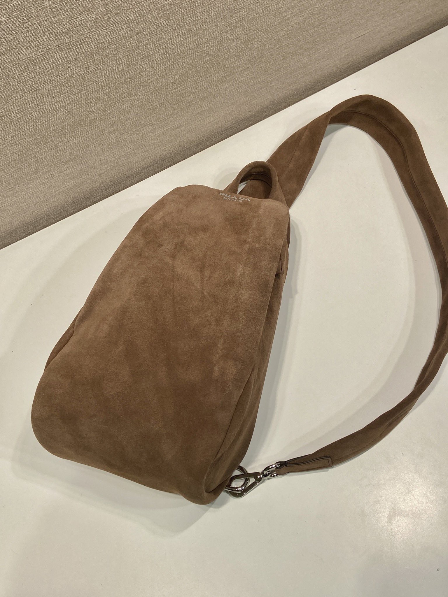 Prada 프라다 2VZ114 브라운 스웨이드 원숄더 백팩 9