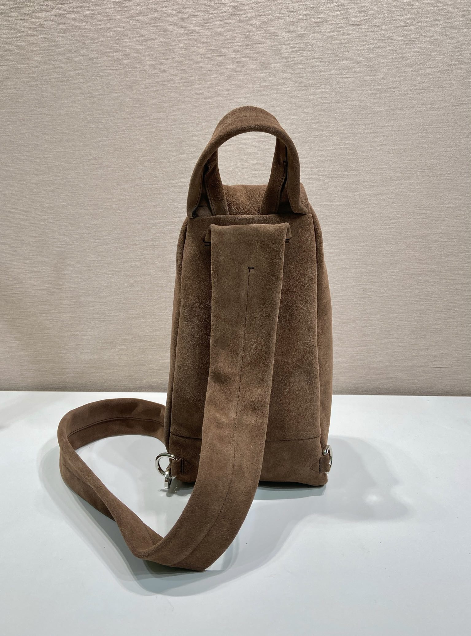 Prada 프라다 2VZ114 브라운 스웨이드 원숄더 백팩 10