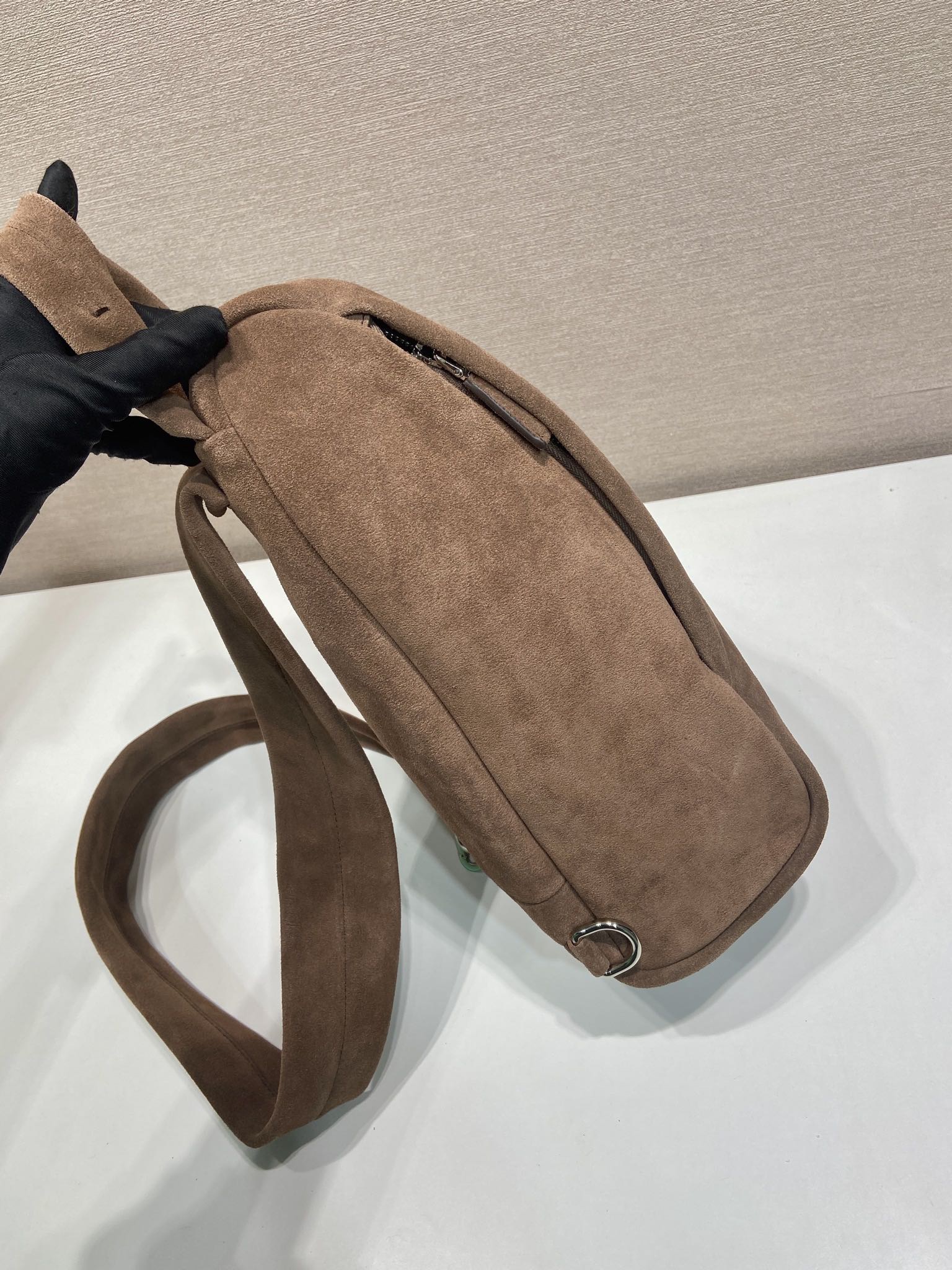 Prada 프라다 2VZ114 브라운 스웨이드 원숄더 백팩 11