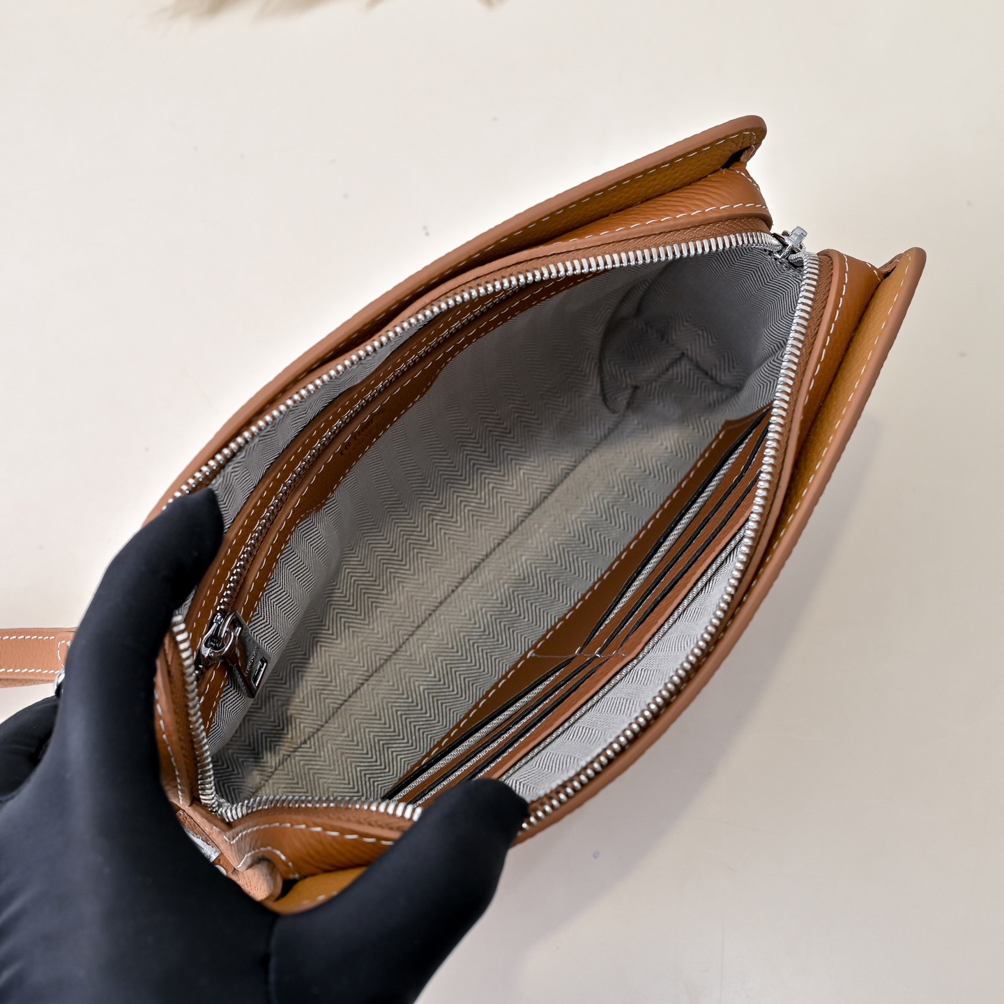 Hermes 에르메스 남성 소가죽 클러치백 9