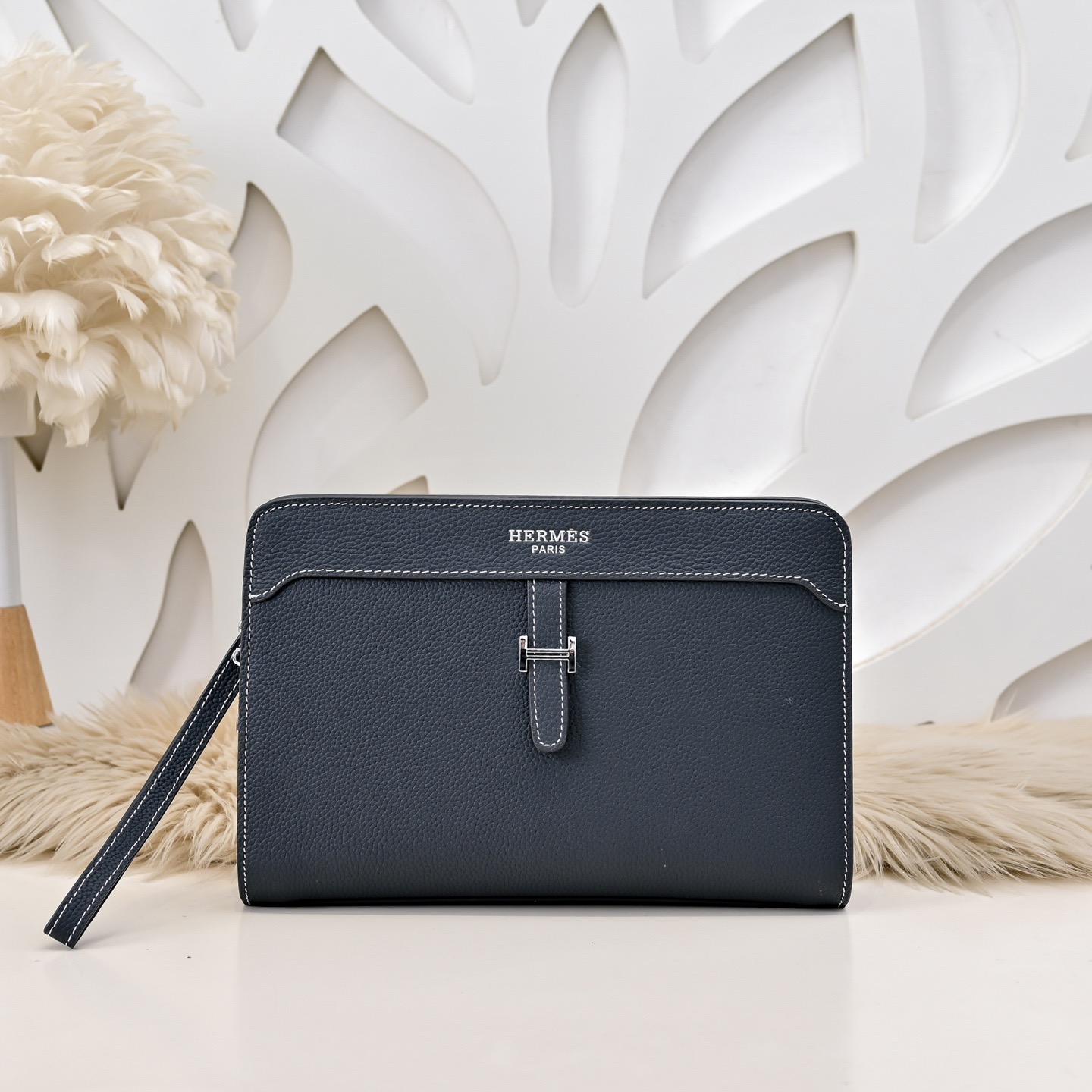 Hermes 에르메스 남성 가죽 스트랩 클러치백 1