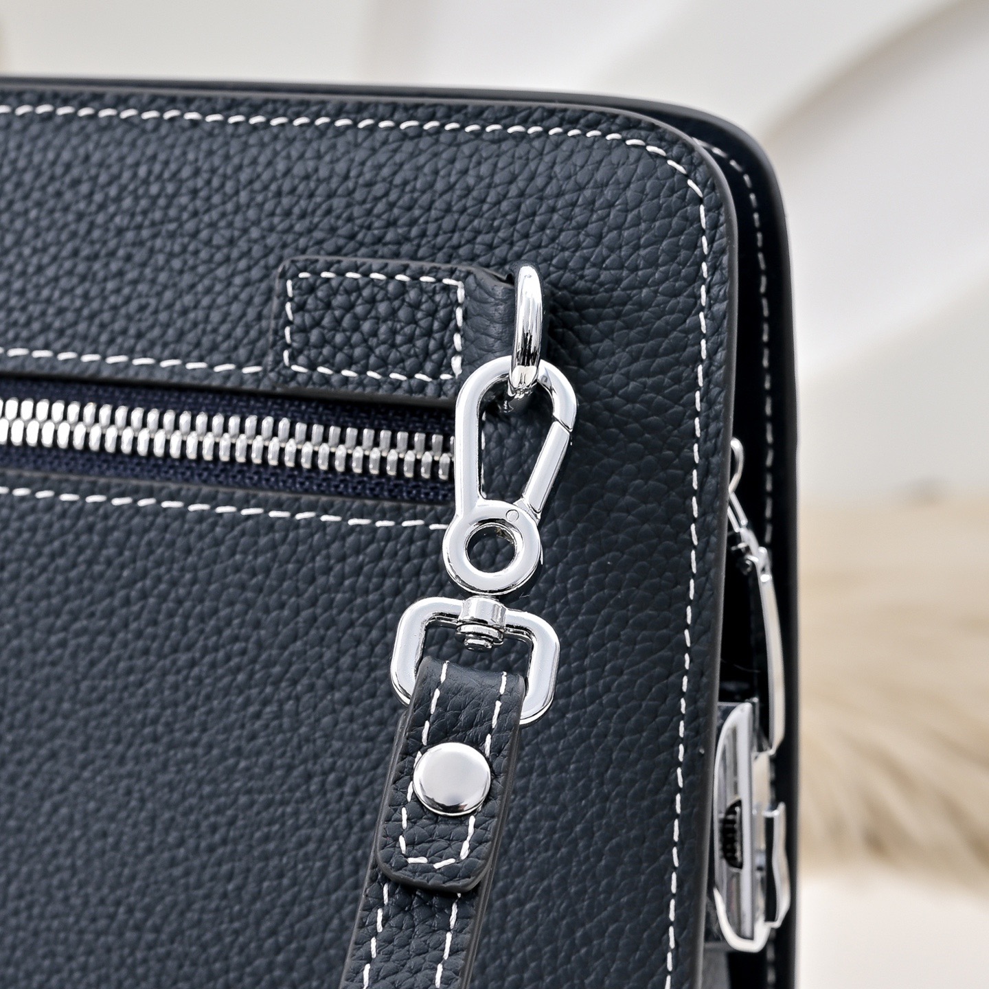 Hermes 에르메스 남성 가죽 스트랩 클러치백 6