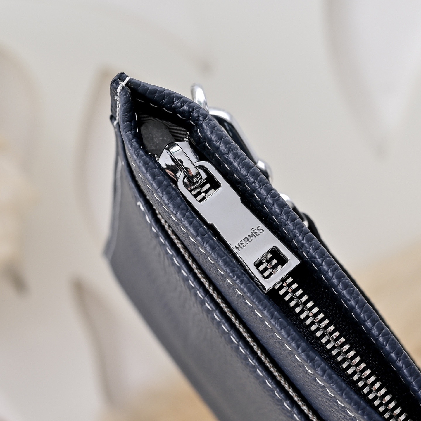 Hermes 에르메스 남성 가죽 스트랩 클러치백 7