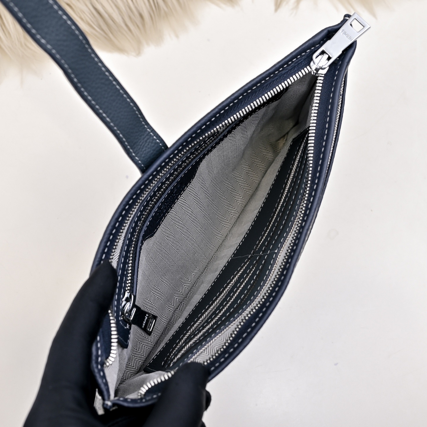 Hermes 에르메스 남성 가죽 스트랩 클러치백 9