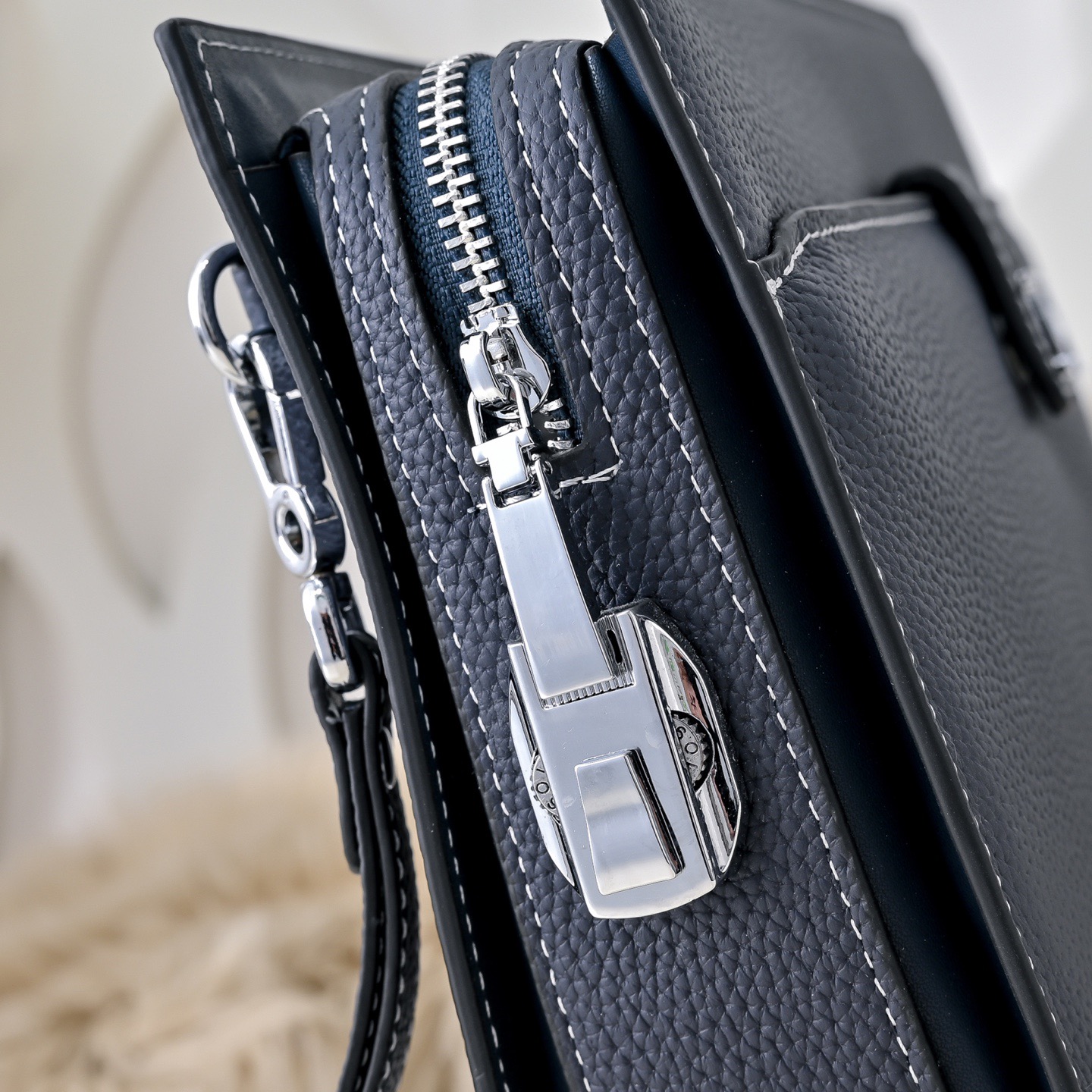 Hermes 에르메스 남성 가죽 H로고 클러치백 5