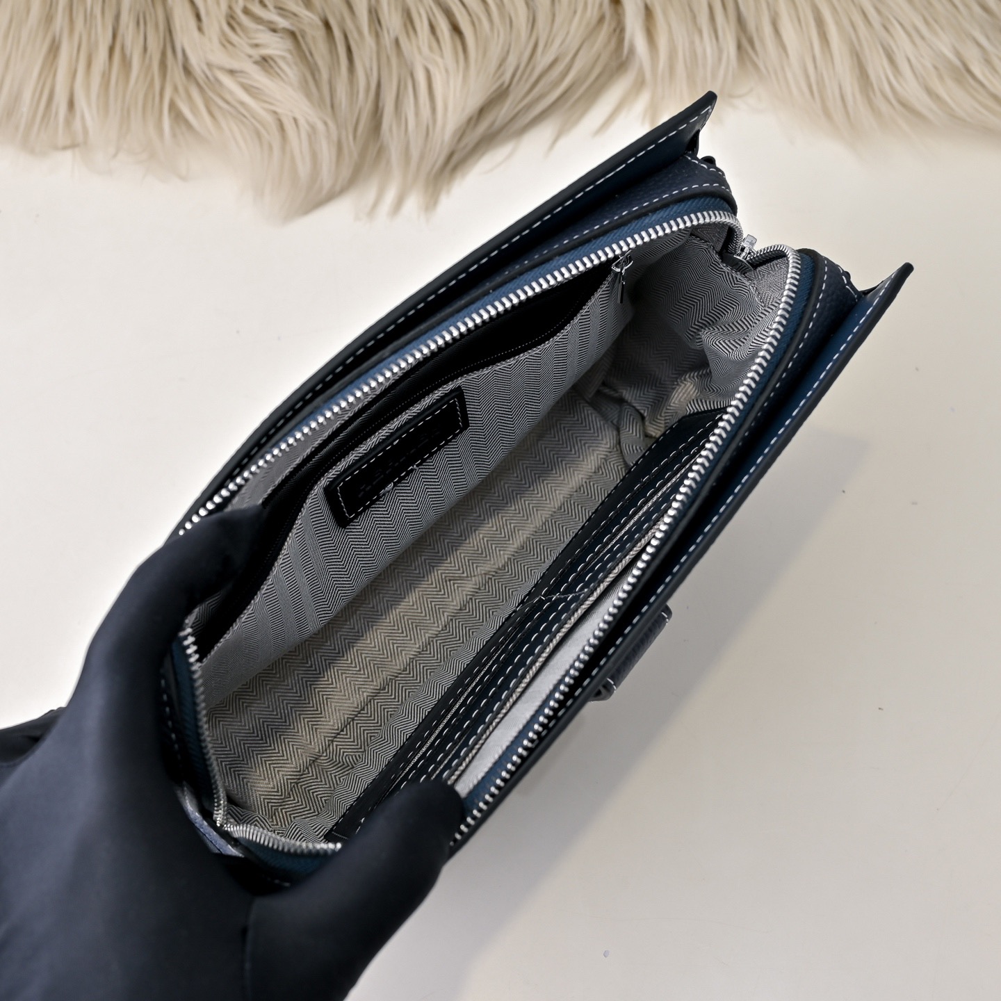 Hermes 에르메스 남성 가죽 H로고 클러치백 9