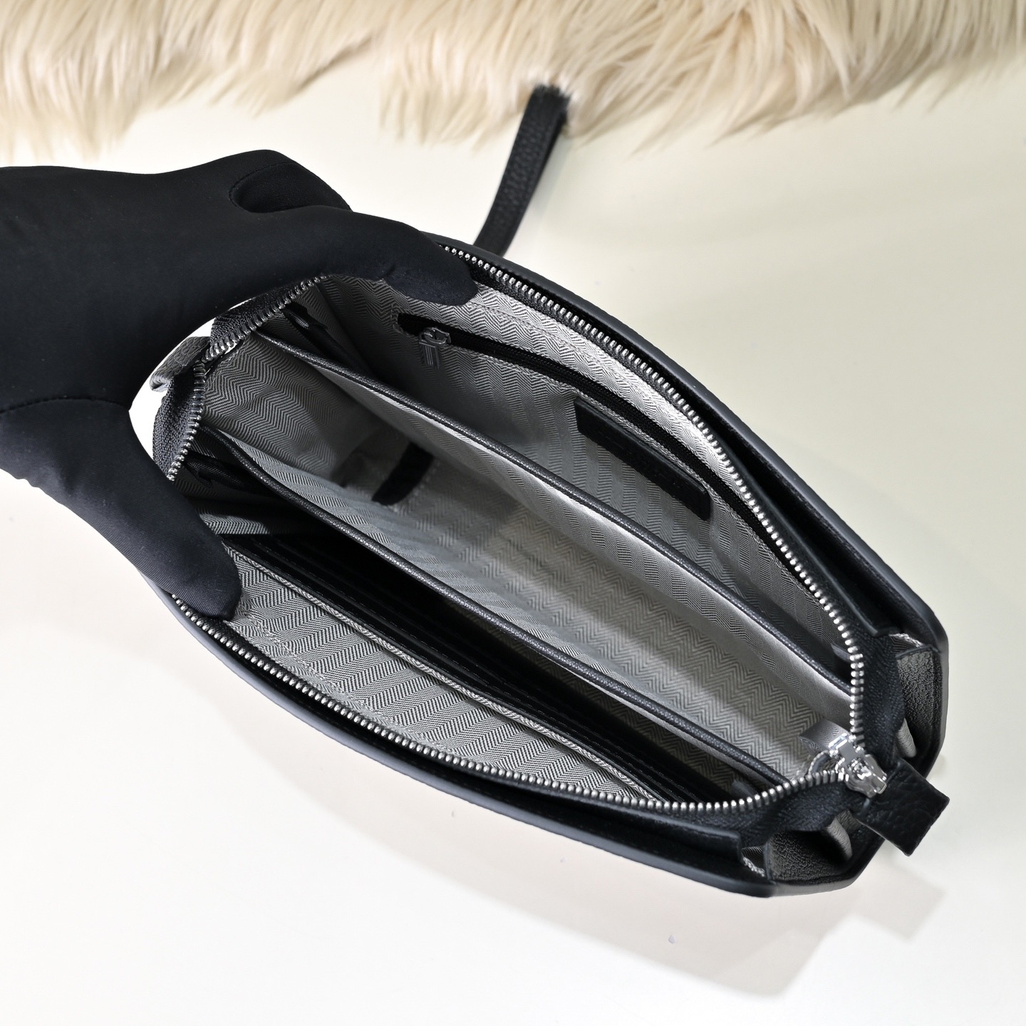 Hermes 에르메스 남성 가죽 H 로고 클러치백 9