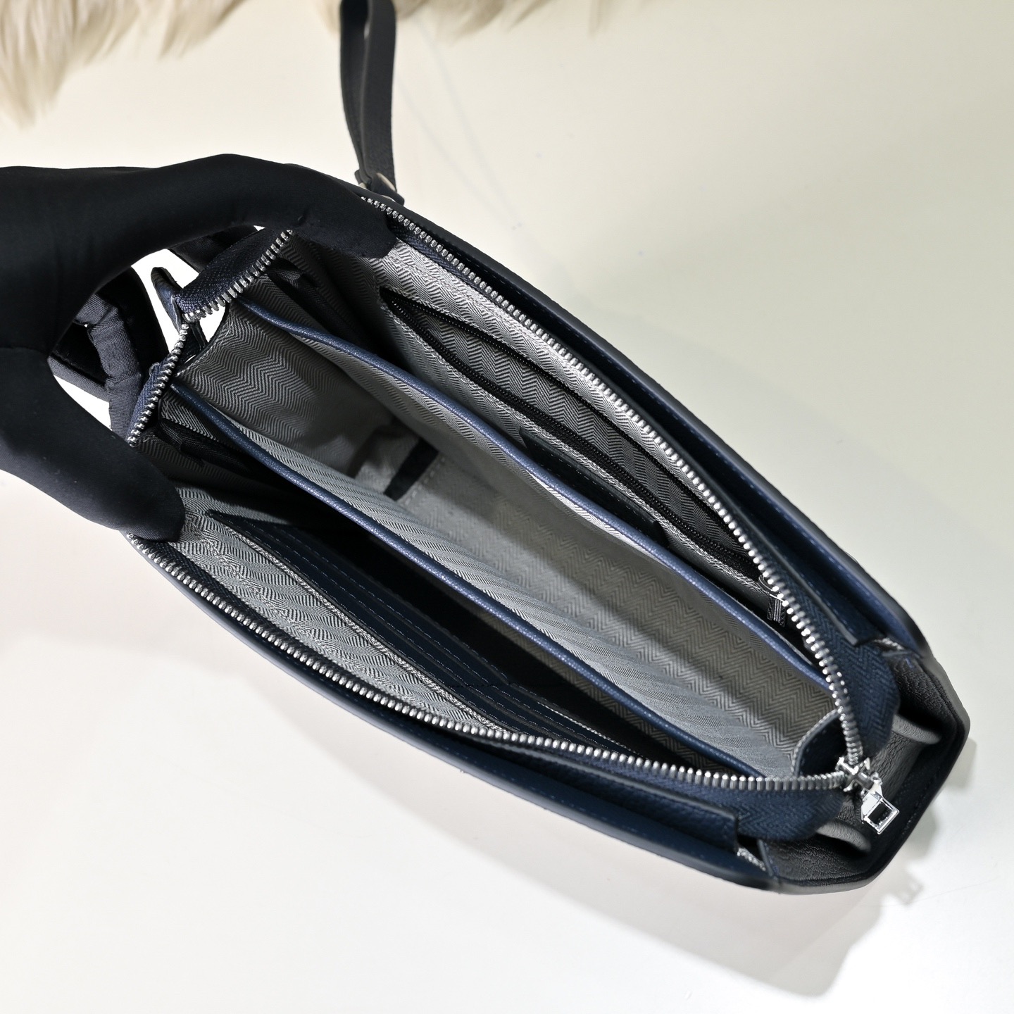 Hermes 에르메스 남성 소가죽 H 로고 클러치백 9