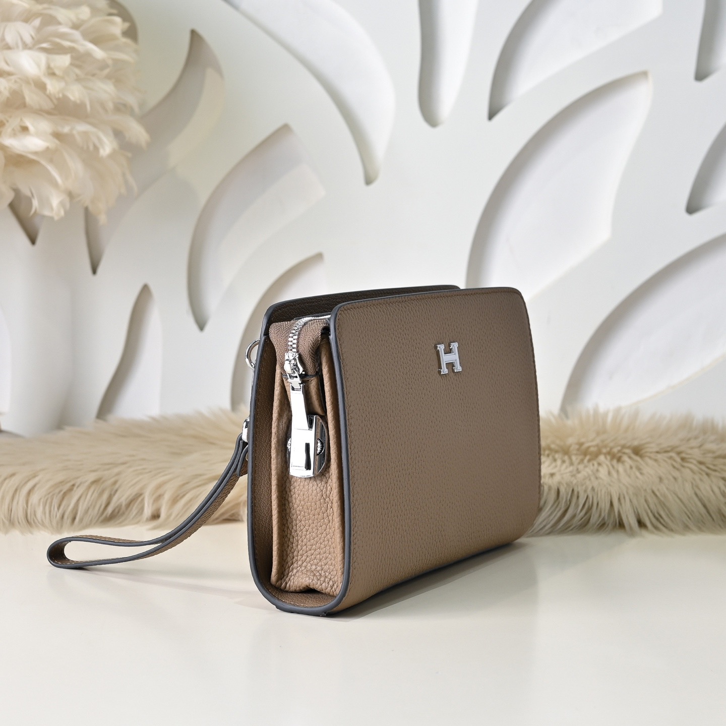 Hermes 에르메스 남성 가죽 H 로고 클러치백 2