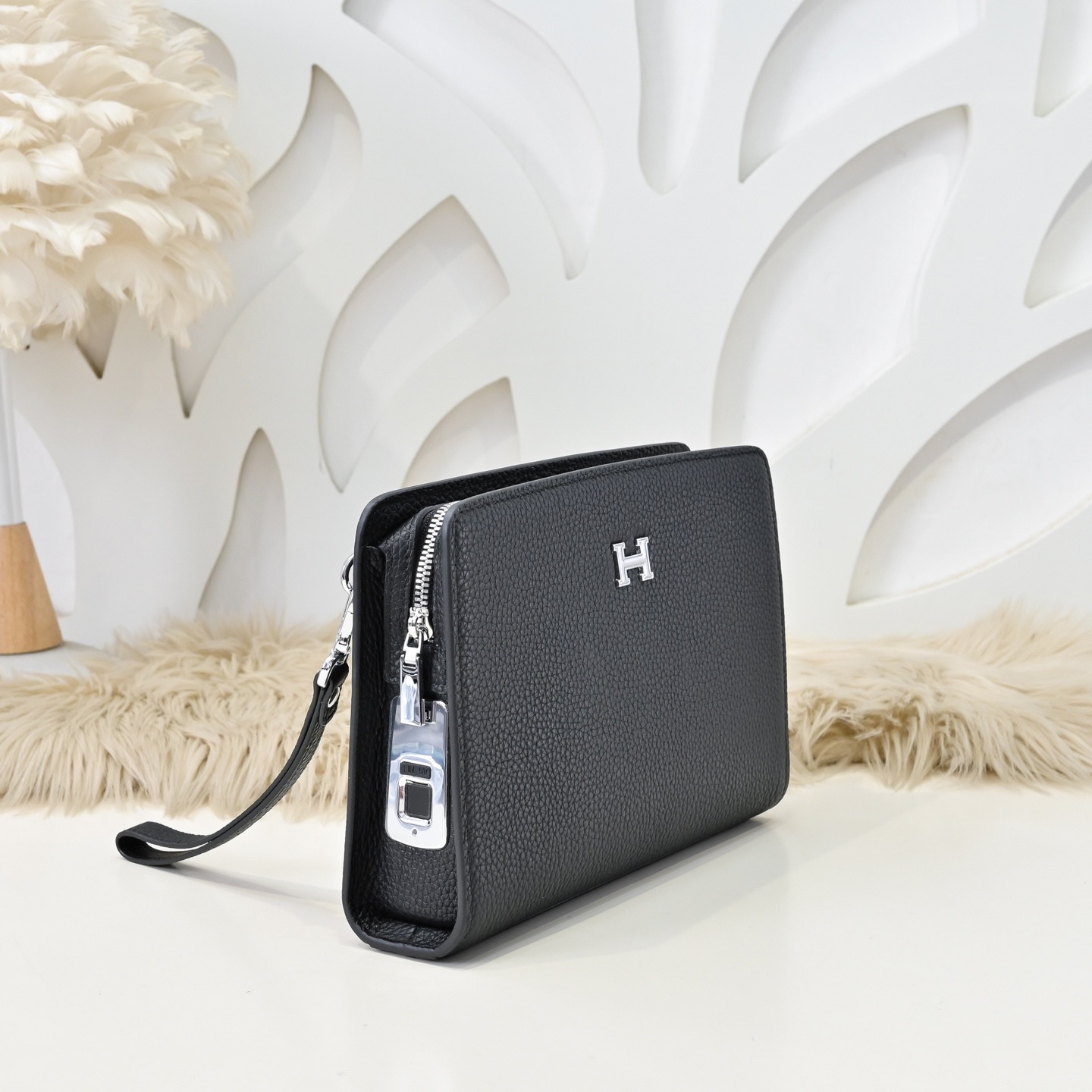 Hermes 에르메스 남성 소가죽 스트랩 클러치백 2