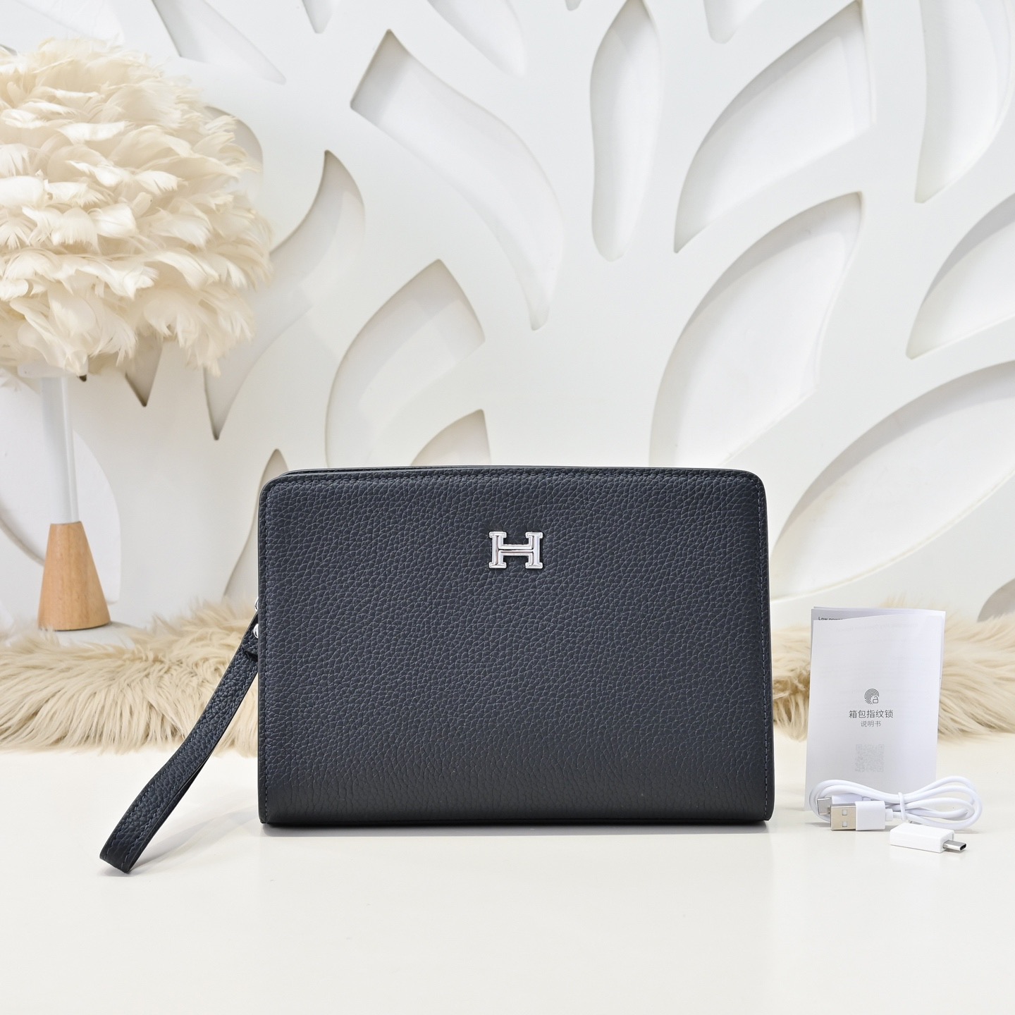 Hermes 에르메스 남성 소가죽 H 로고 클러치백 1