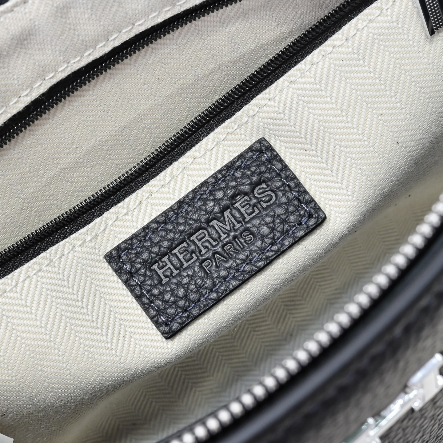 Hermes 에르메스 남성 소가죽 H 로고 클러치백 9