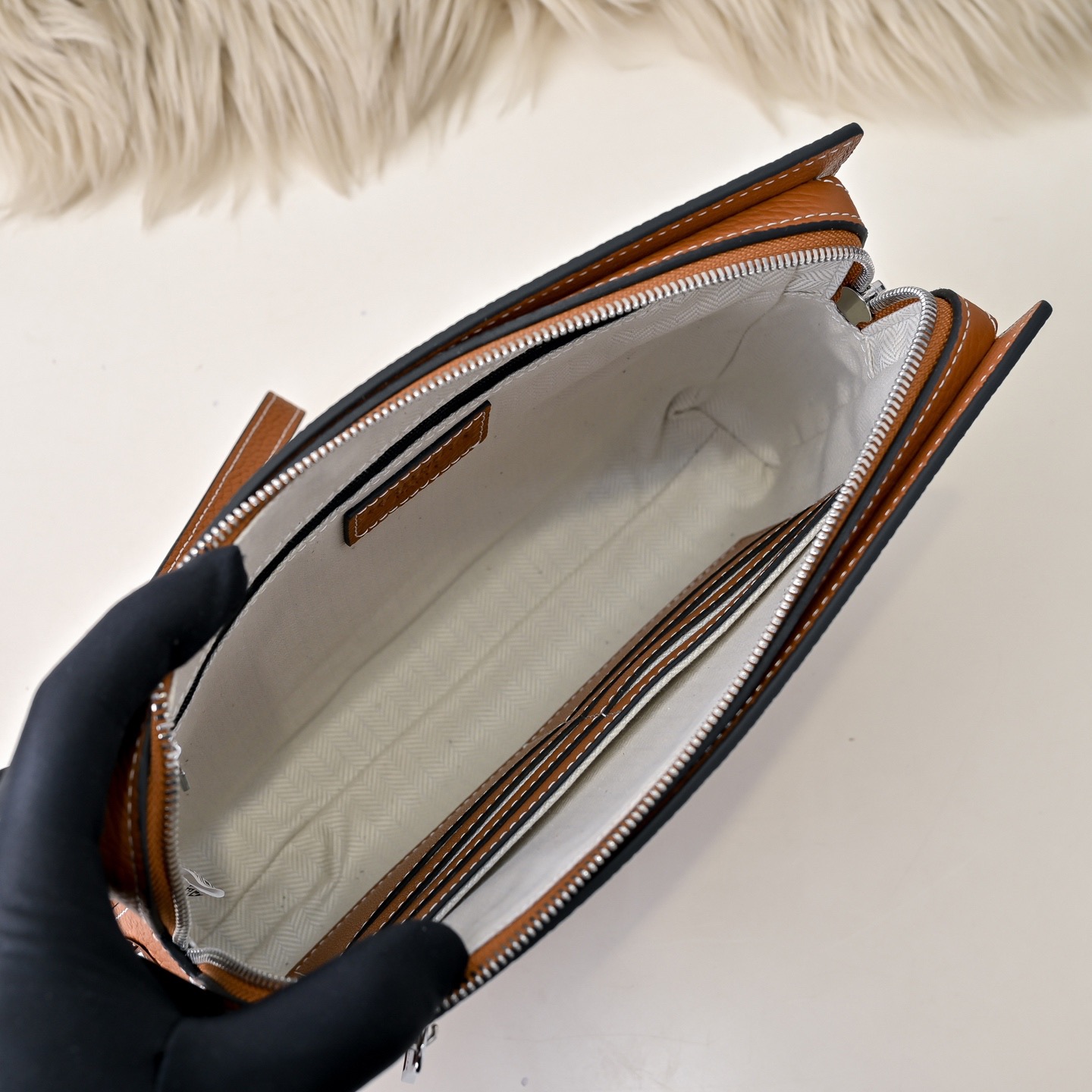 Hermes 에르메스 H 로고 남성 소가죽 클러치백 9