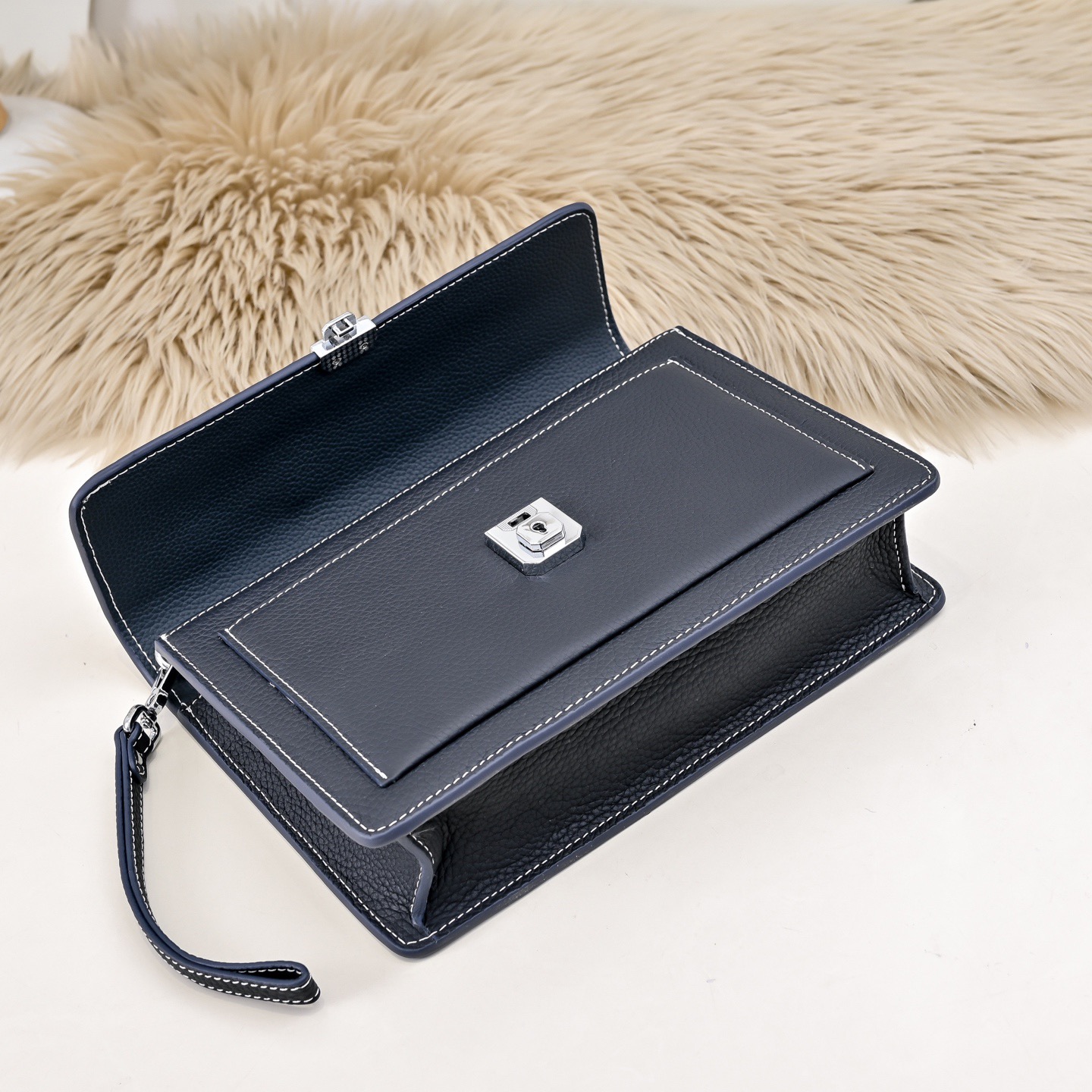 Hermes 에르메스 남성 소가죽 클러치백 7