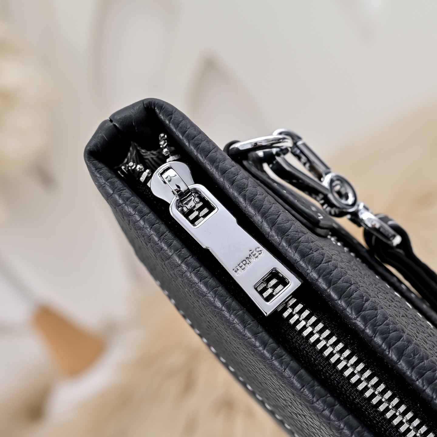 Hermes 에르메스 남성 가죽 스트랩 클러치백 블랙 6