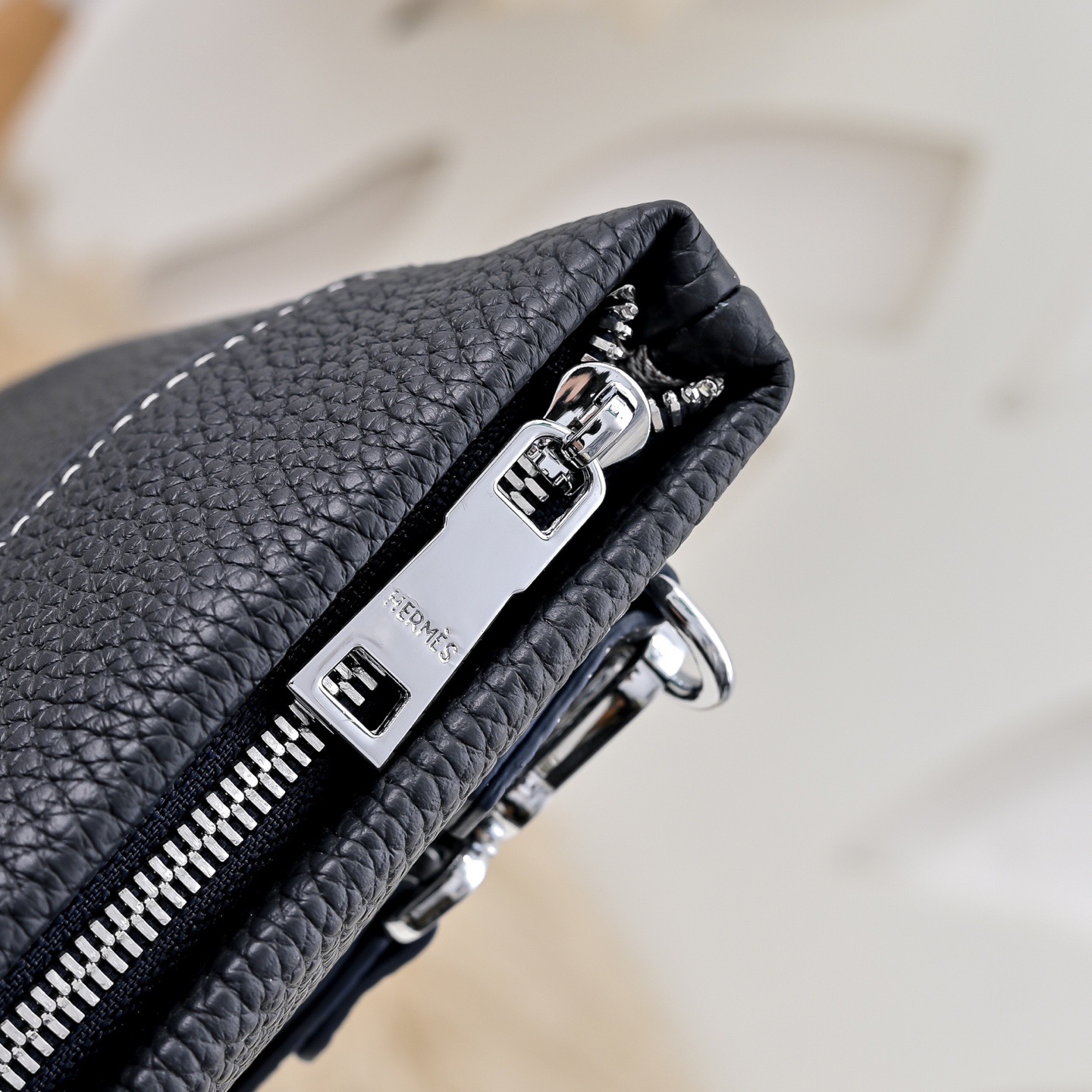 Hermes 에르메스 남성 가죽 클러치백 스트랩 파우치 6