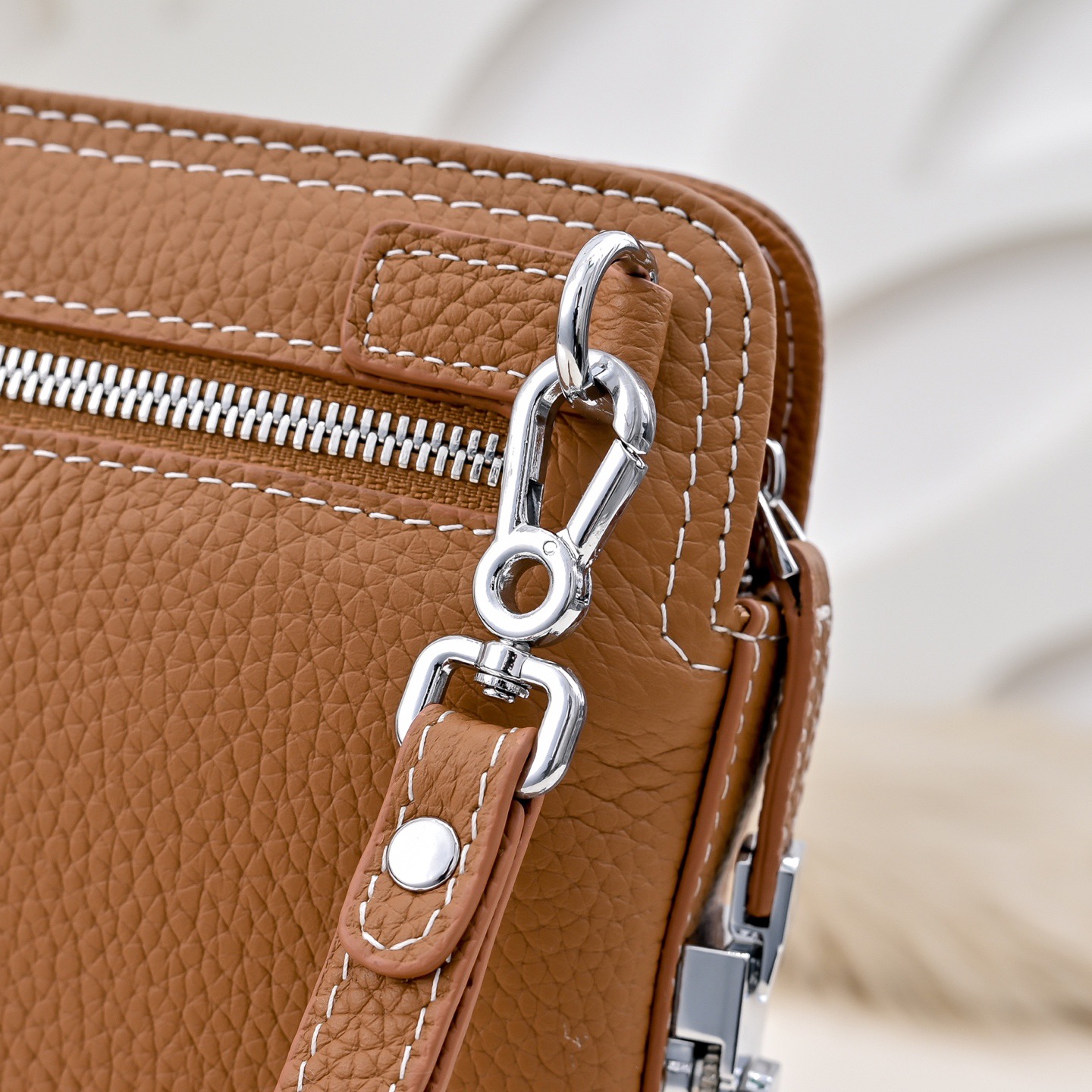 Hermes 에르메스 펀칭 H 로고 남성 소가죽 클러치백 6