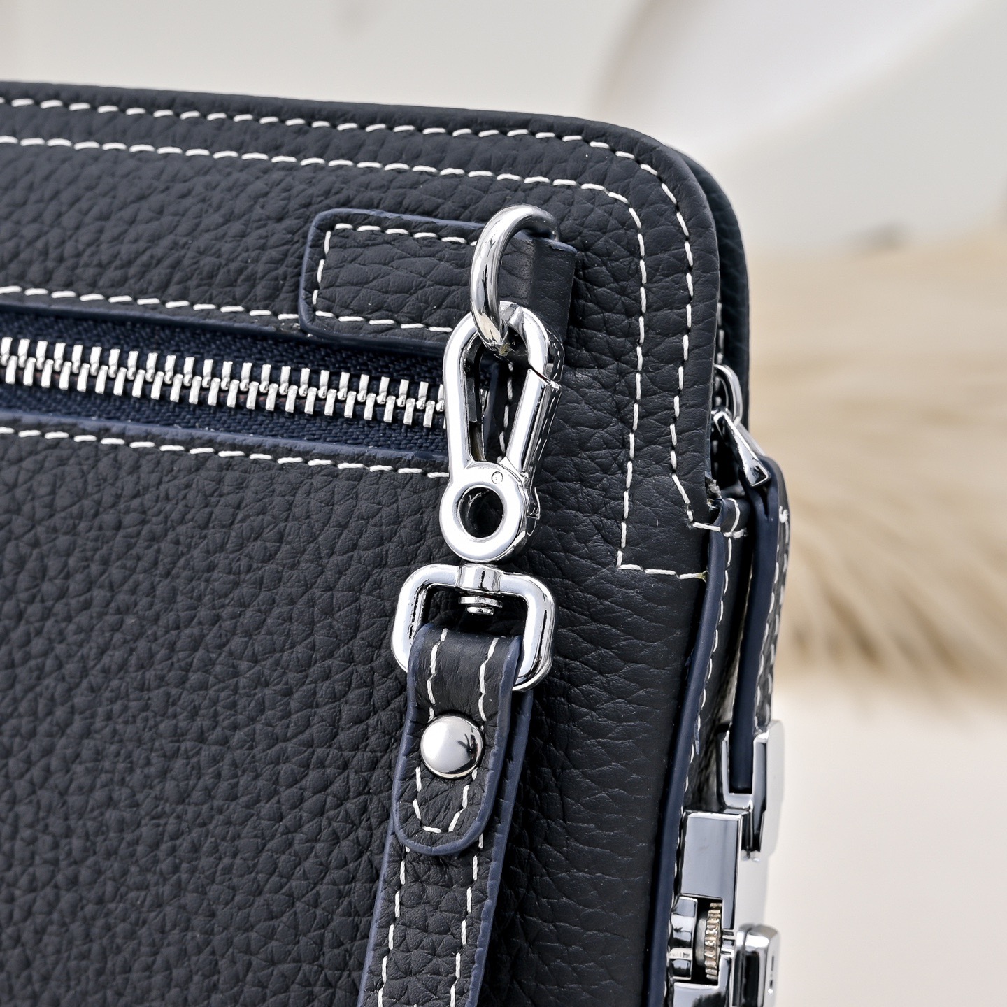 Hermes 에르메스 펀칭 H 로고 남성 소가죽 클러치백 6