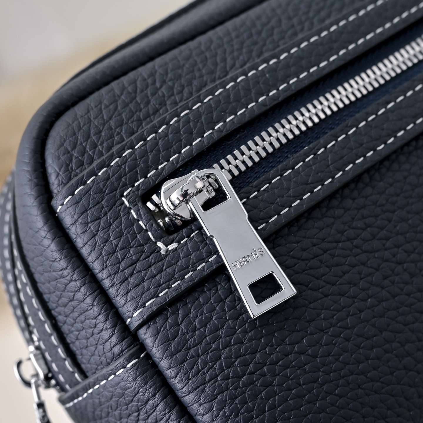 Hermes 에르메스 남성 소가죽 스트랩 클러치백 5