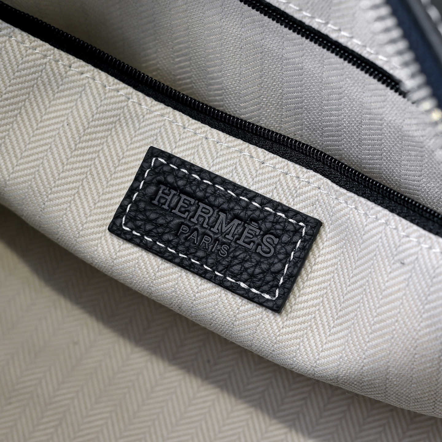 Hermes 에르메스 남성 소가죽 스트랩 클러치백 8