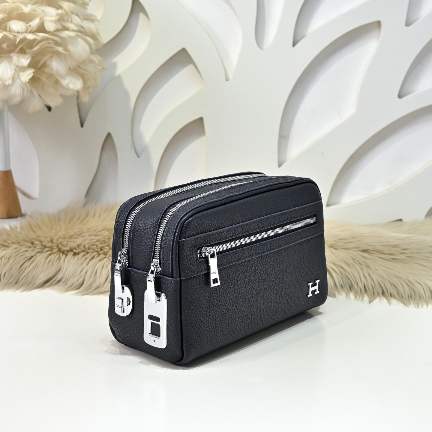 Hermes 에르메스 남성 소가죽 지퍼 클러치백 2