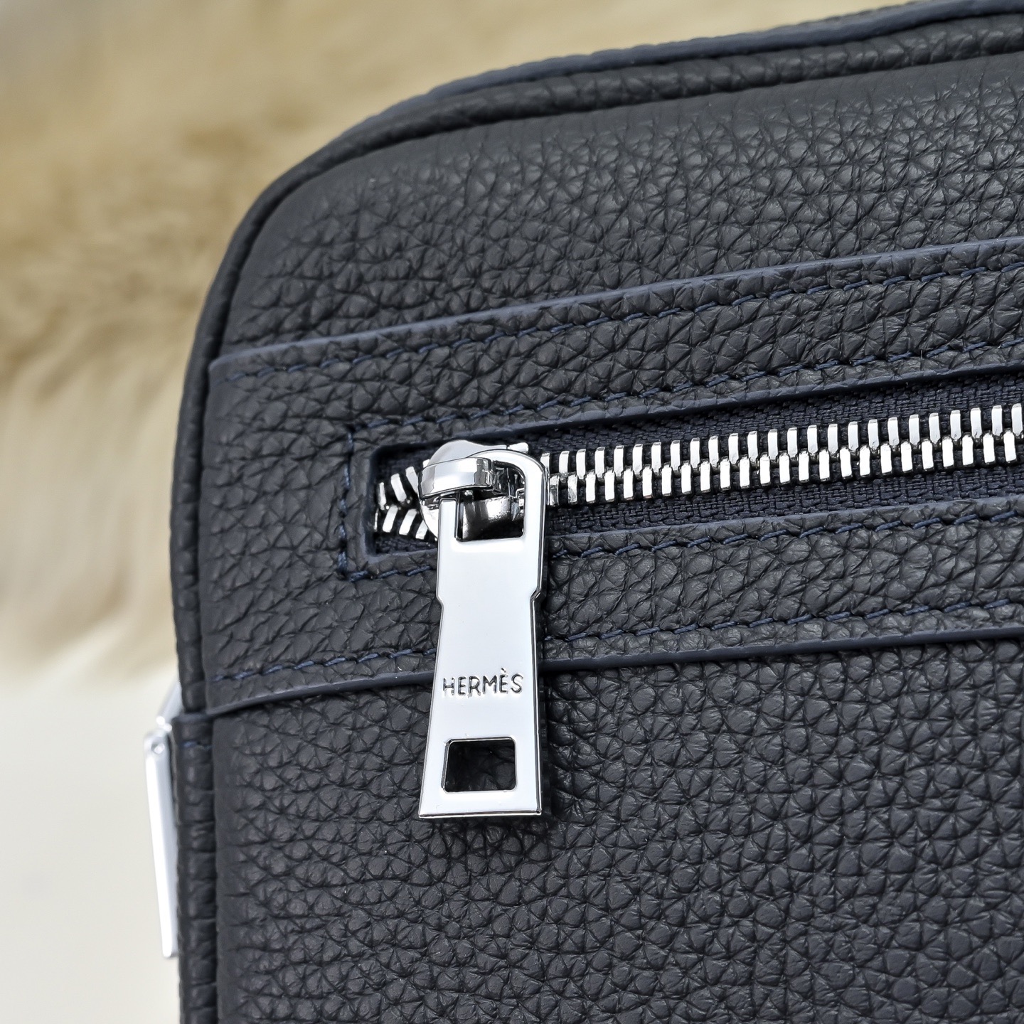 Hermes 에르메스 남성 소가죽 지퍼 클러치백 5