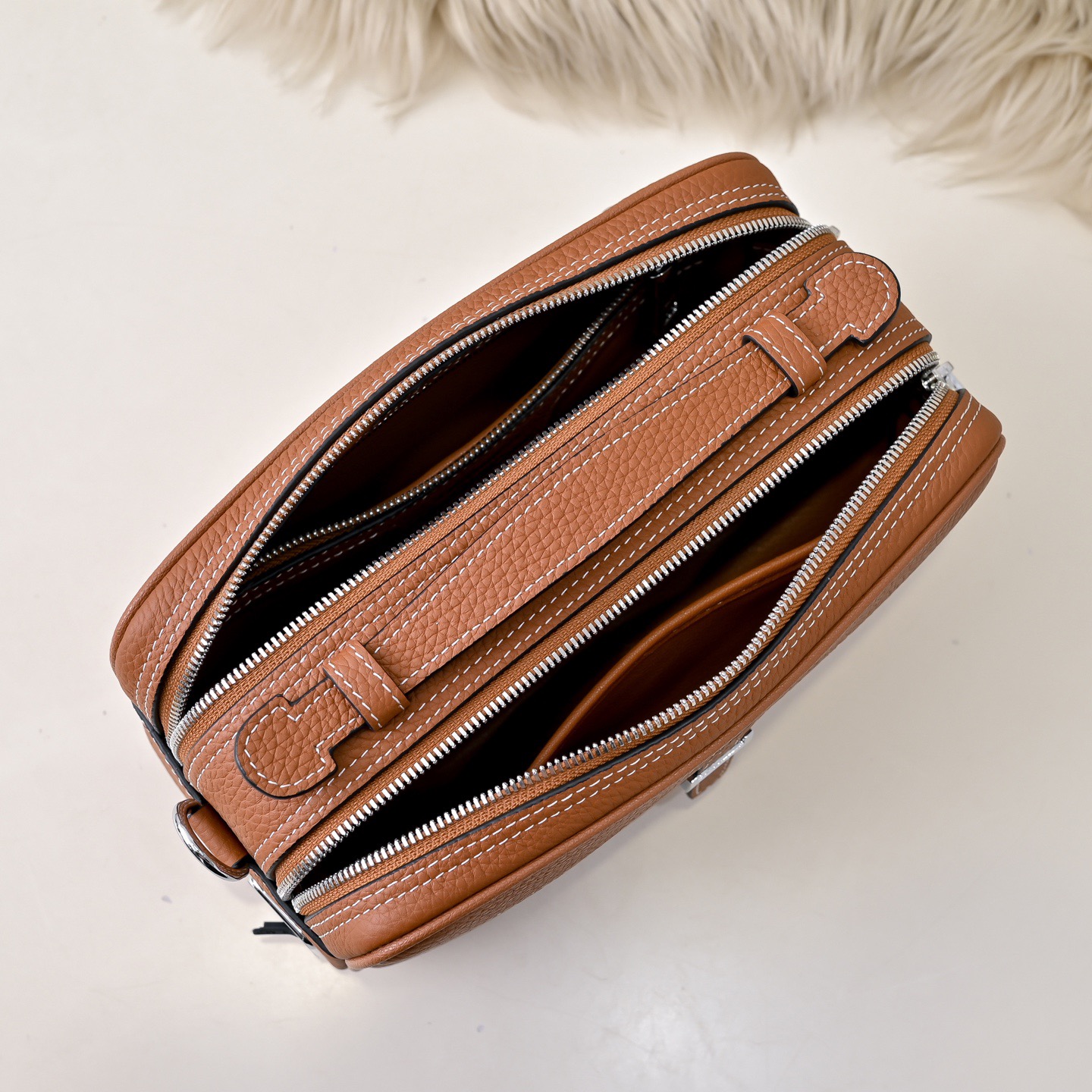 Hermes 에르메스 남성 토고 레더 크로스바디 브라운 가죽 9