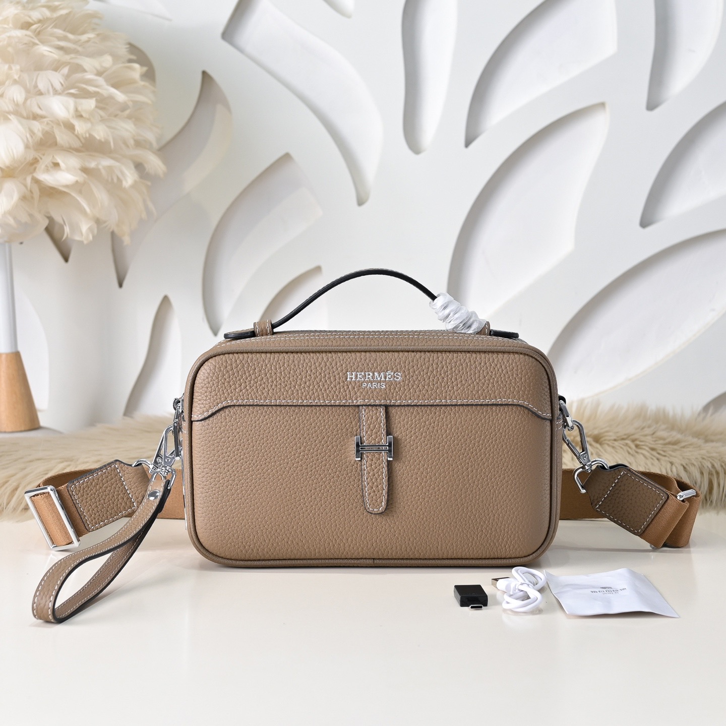 Hermes 에르메스 남성 토고 레더 크로스바디 클러치백 1