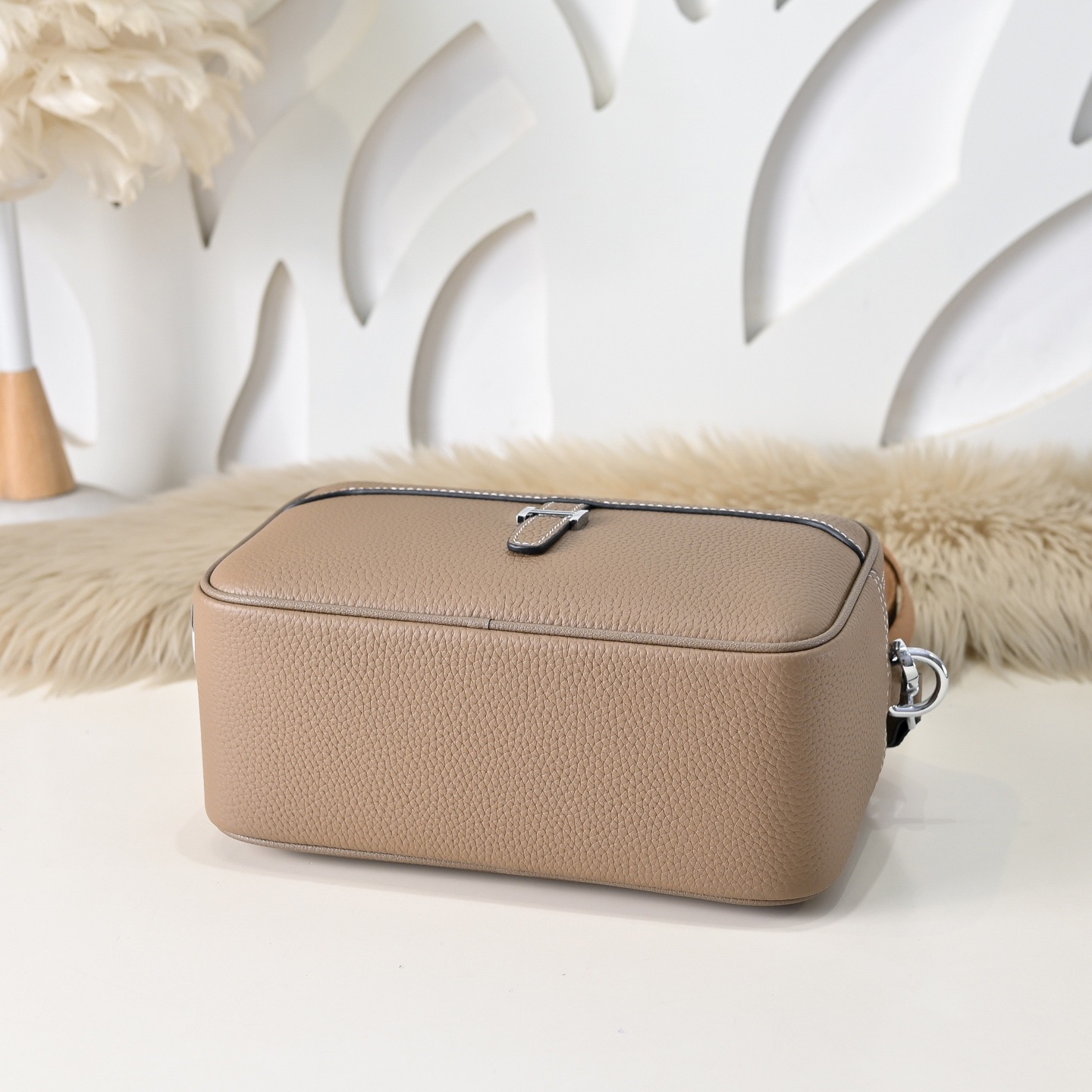 Hermes 에르메스 남성 토고 레더 크로스바디 클러치백 7