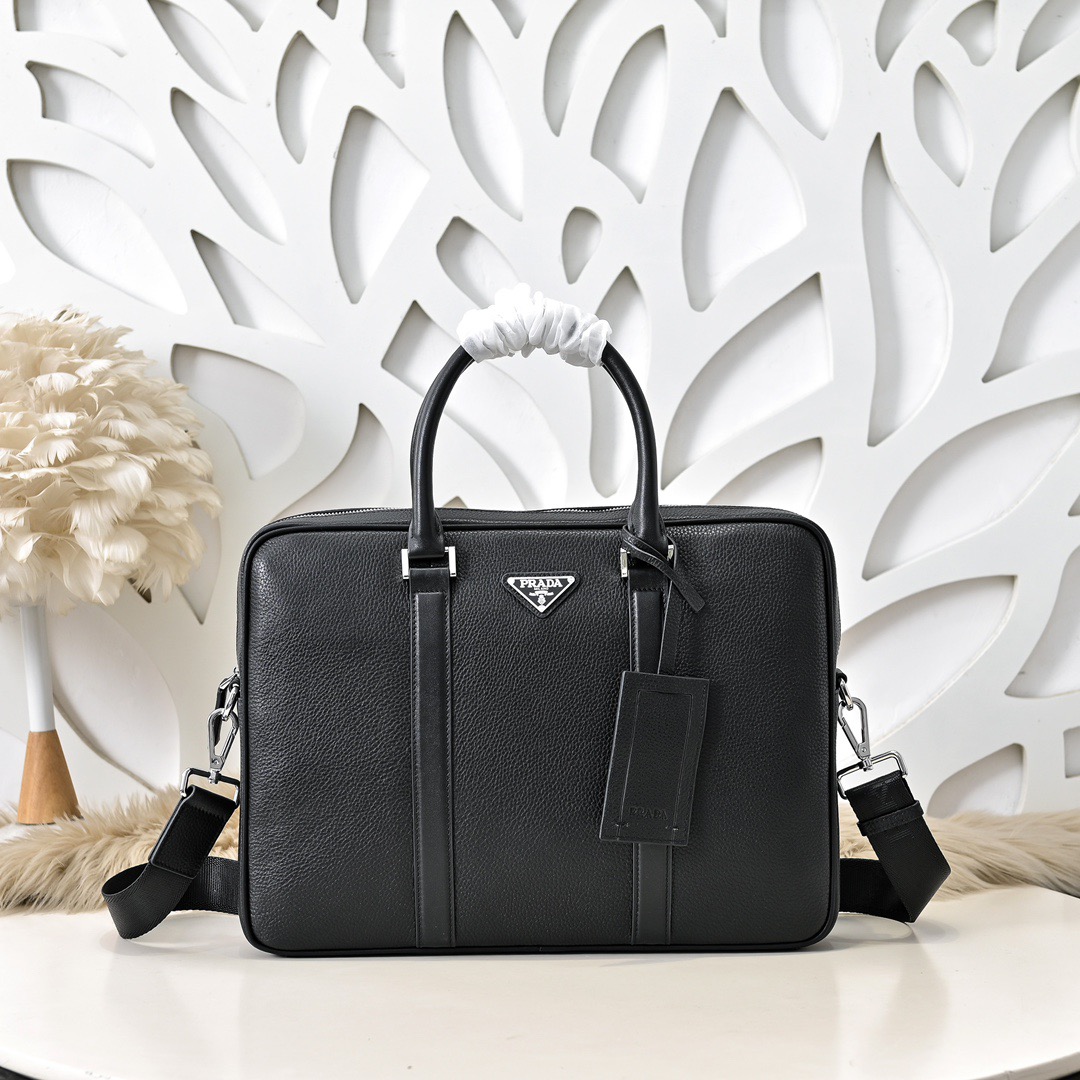 Prada 프라다 남성 소가죽 비즈니스 브리프케이스 1