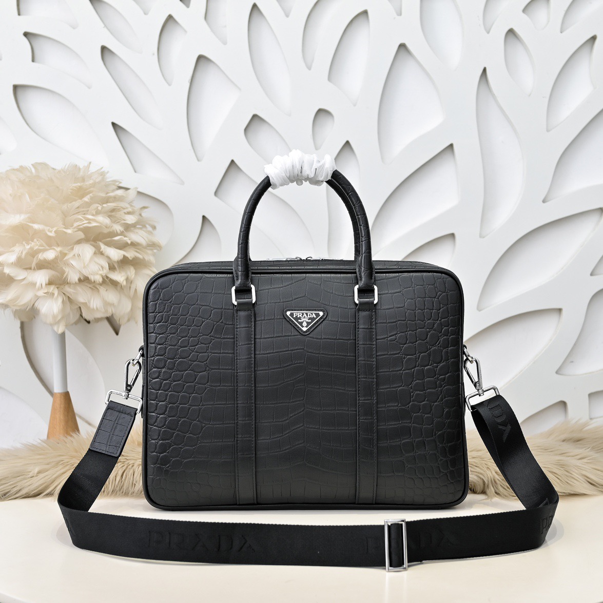 Prada 프라다 크로커다일 엠보 남성 브리프케이스 토트백 1