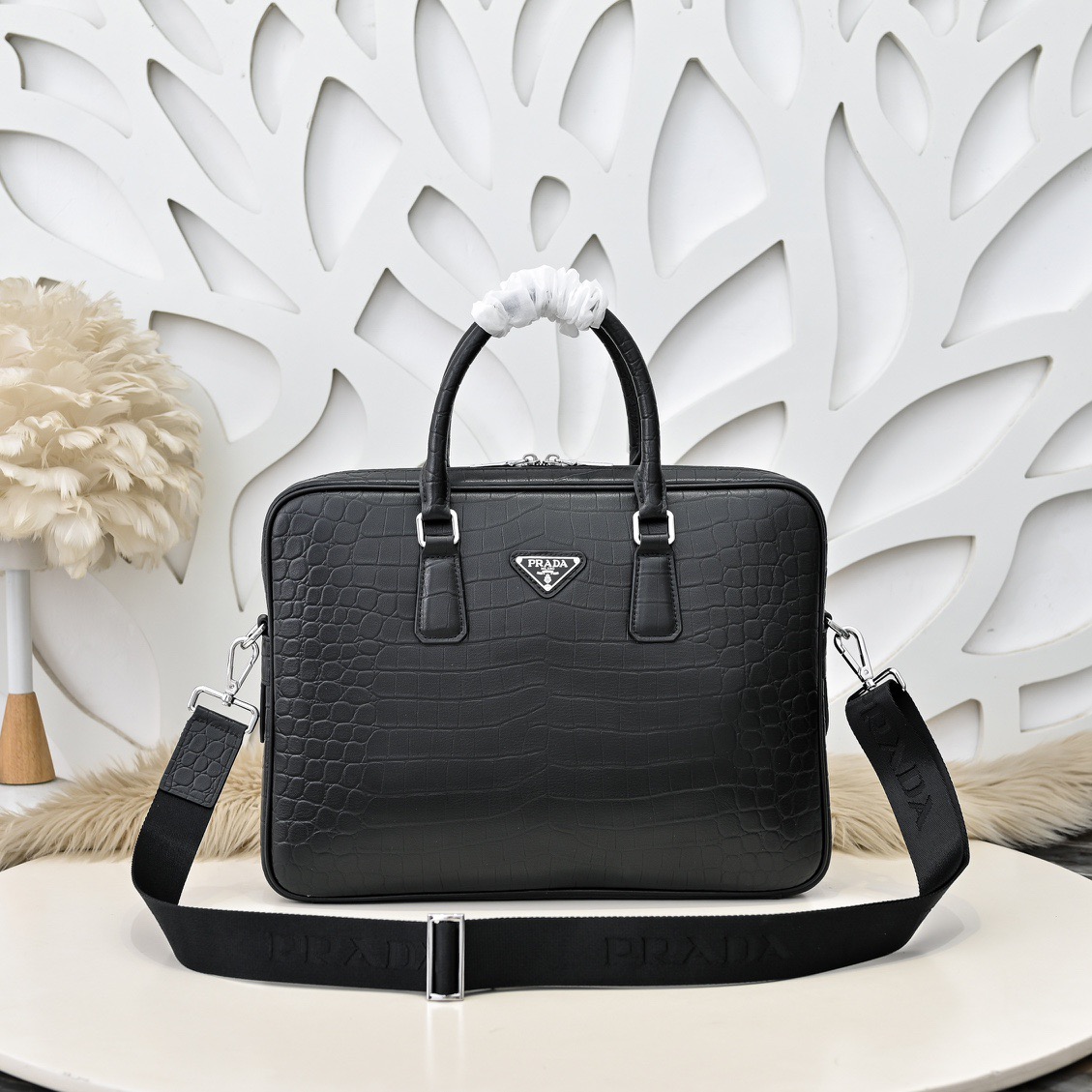 Prada 프라다 남성 크로커다일 엠보 비즈니스 토트백 1